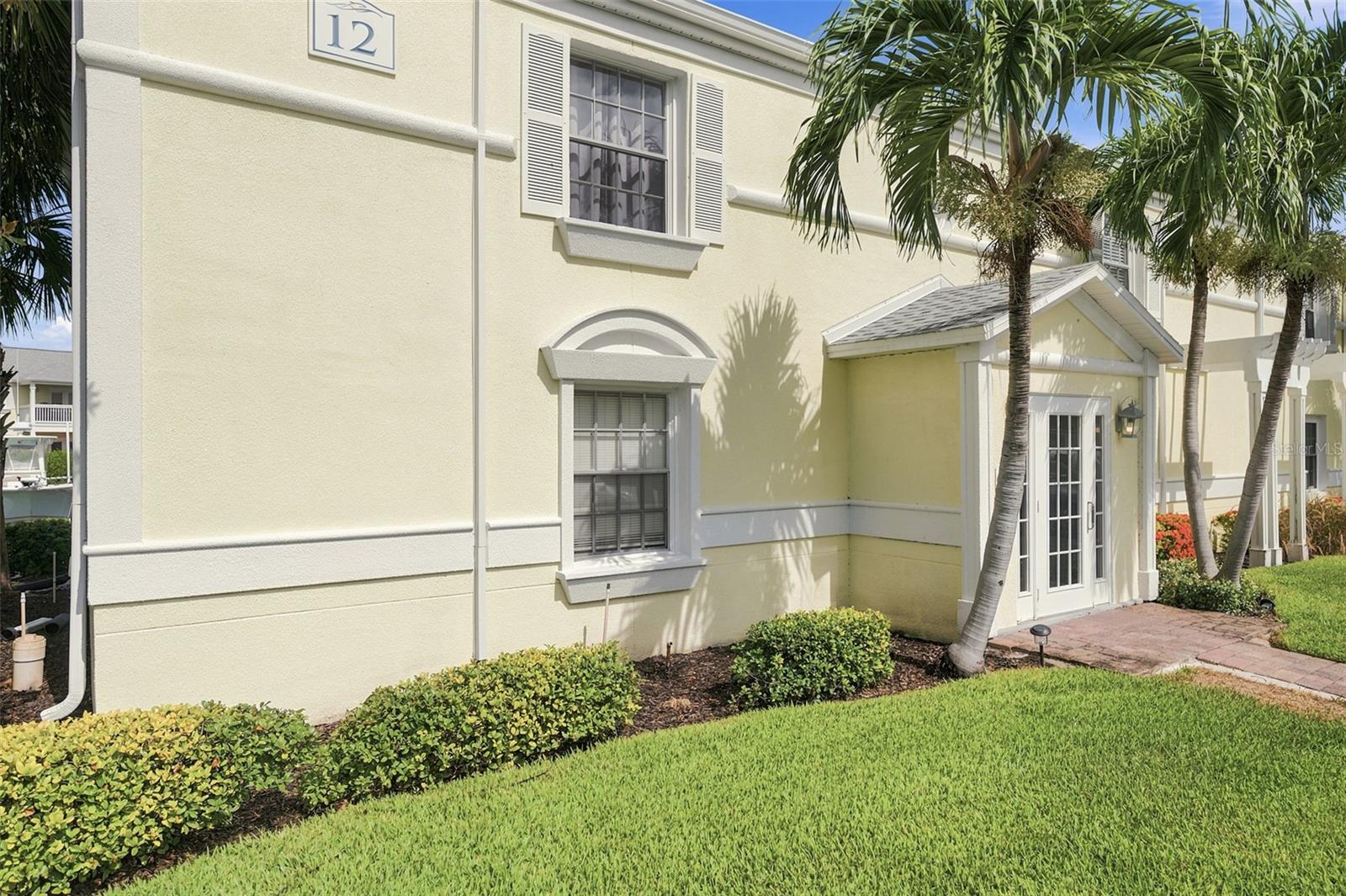 4725 COQUINA KEY DRIVE SE, #D, St Petersburg, FL 33705