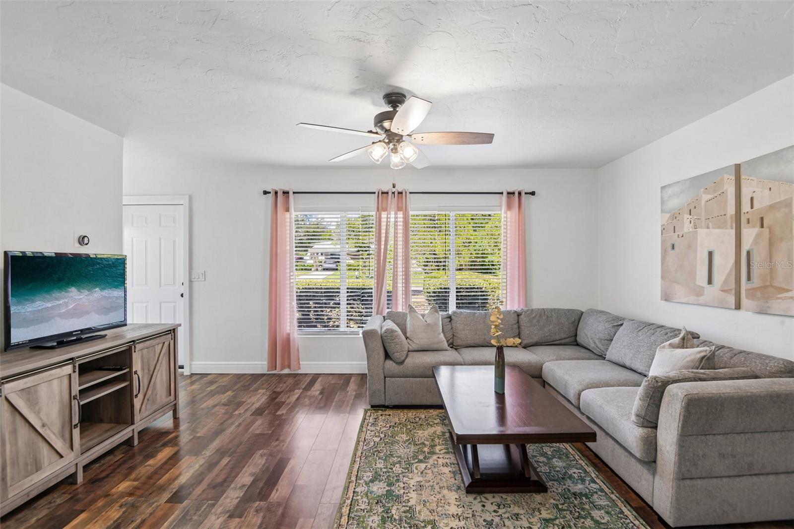 201 REDWOOD AVENUE, Tampa, FL 33617