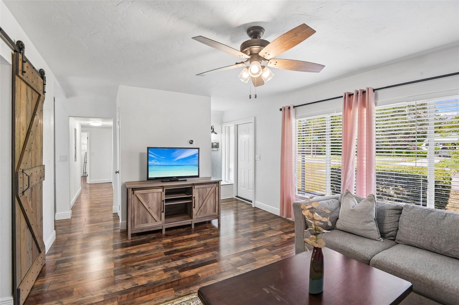 201 REDWOOD AVENUE, Tampa, FL 33617