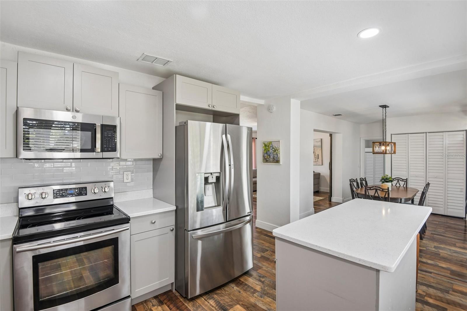 201 REDWOOD AVENUE, Tampa, FL 33617