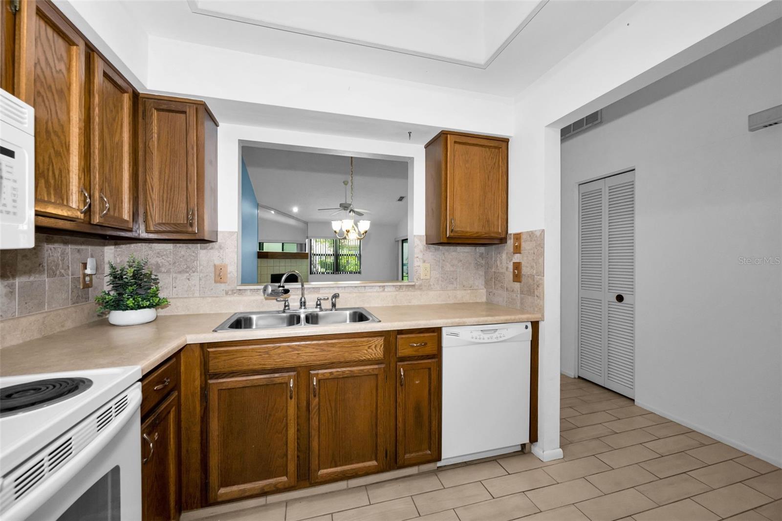 3477 HILLMOOR DRIVE, Palm Harbor, FL 34685