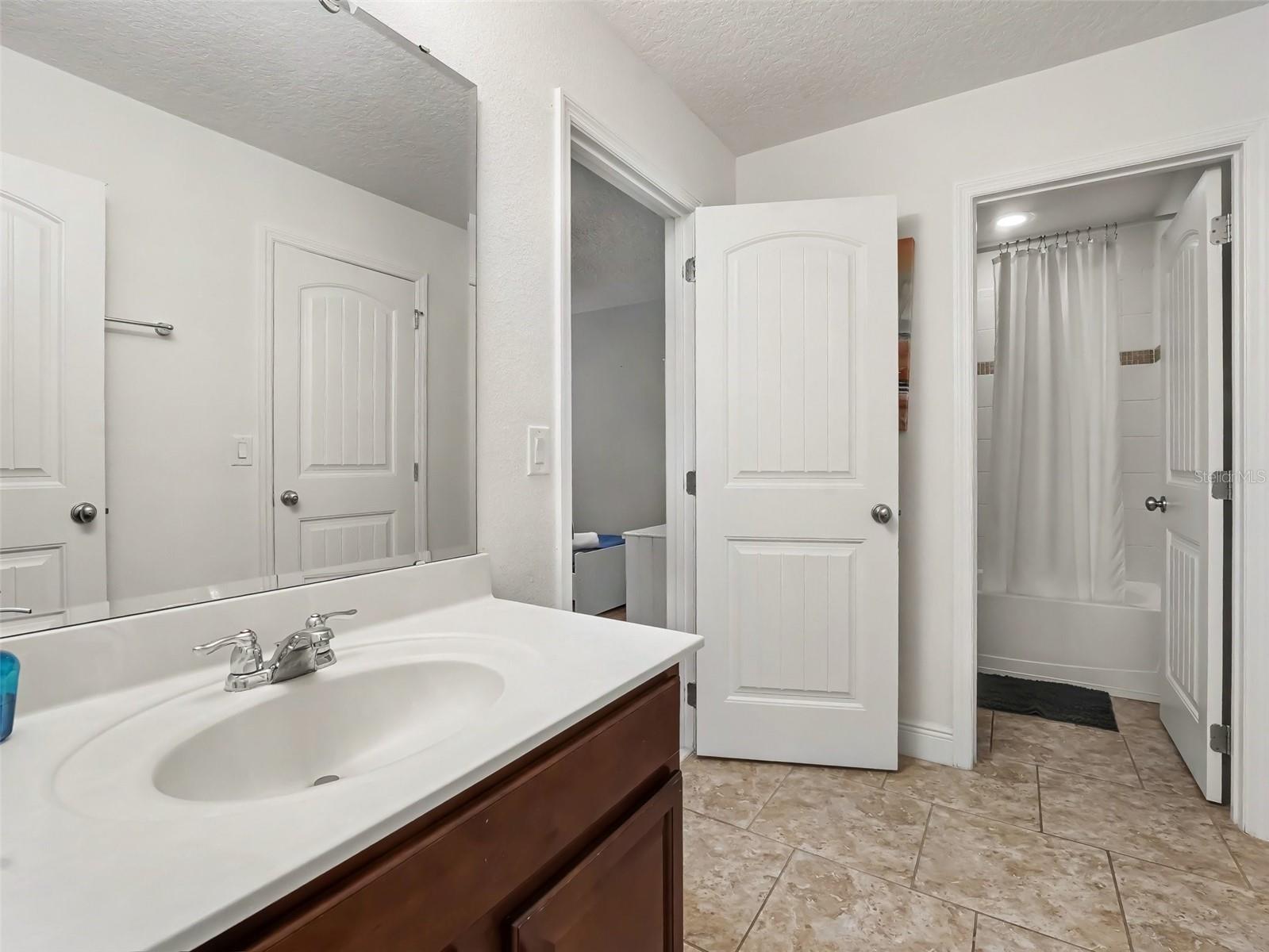 4127 OAK TREE DRIVE, Davenport, FL 33837