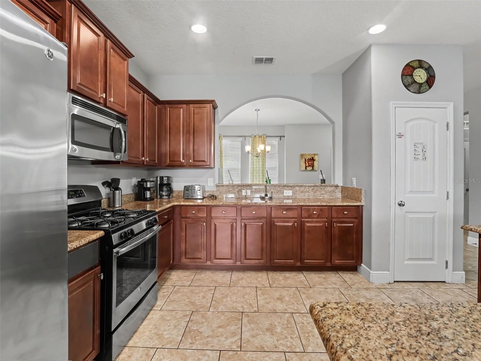 4127 OAK TREE DRIVE, Davenport, FL 33837
