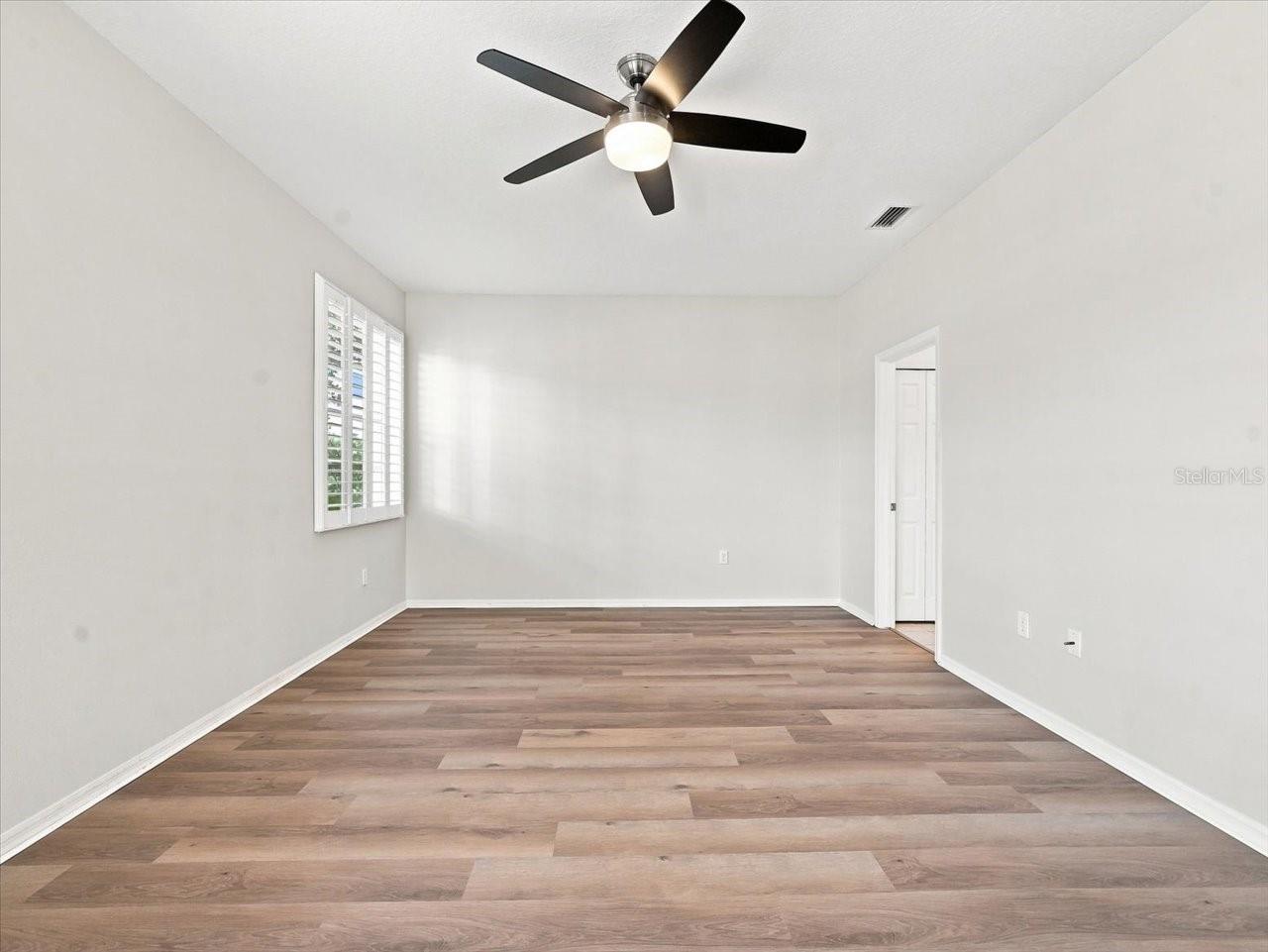 1333 LINDENWOOD DRIVE, Tarpon Springs, FL 34688
