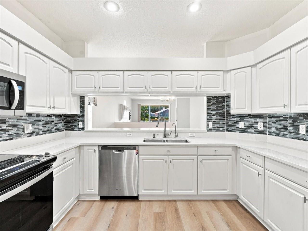 1333 LINDENWOOD DRIVE, Tarpon Springs, FL 34688 1333 LINDENWOOD DRIVE, Tarpon Springs, FL 34688