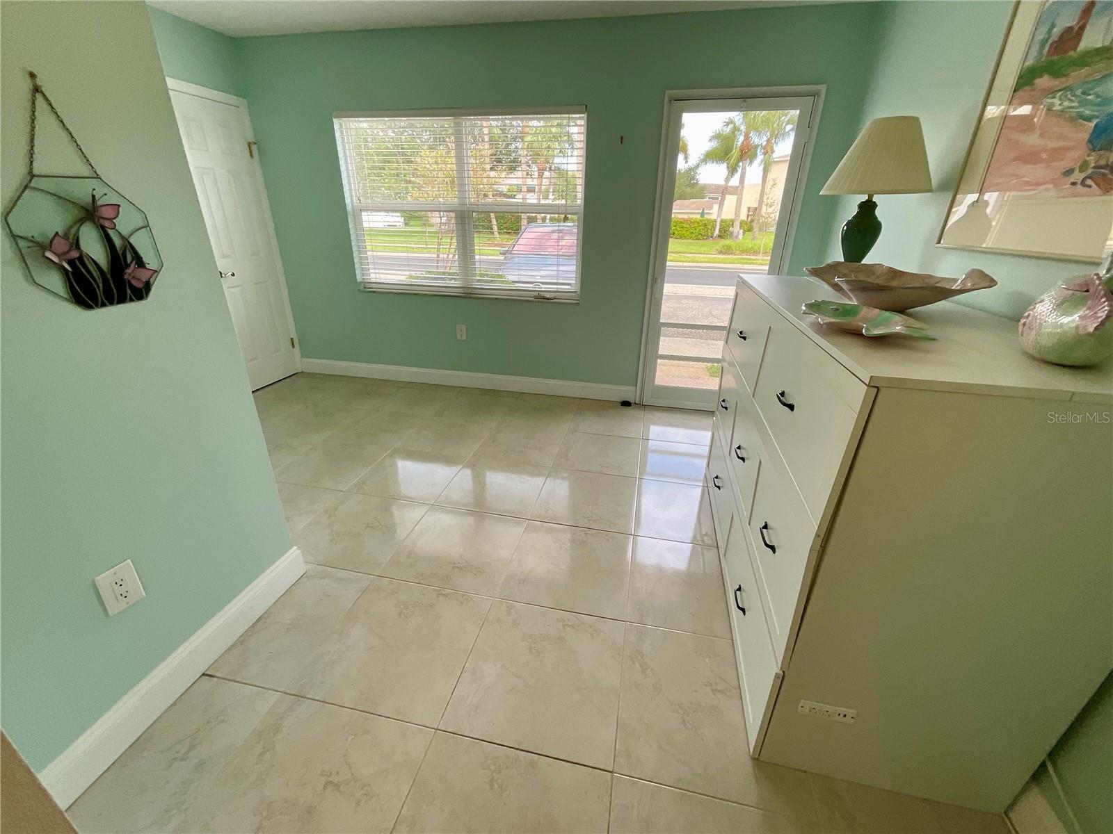Bonus room showing Murphy Bed that stays with purchase! Bonus room showing Murphy Bed that stays with purchase!