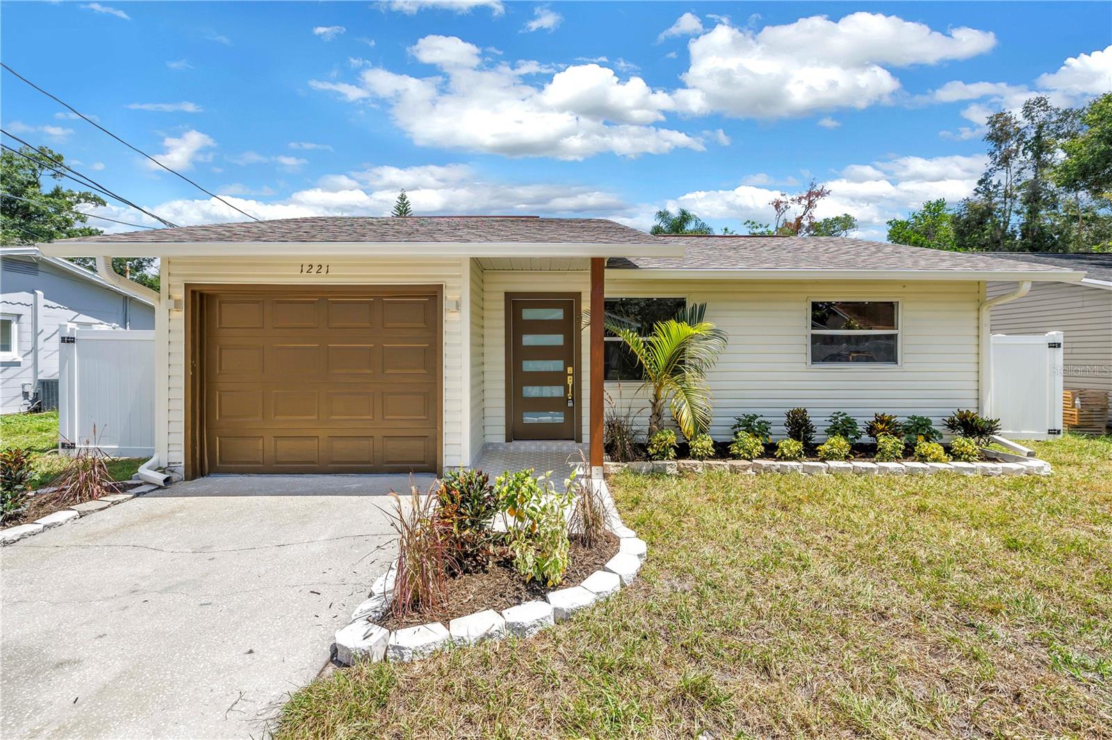 1221 36TH TERRACE N, St Petersburg, FL 33704 1221 36TH TERRACE N, St Petersburg, FL 33704