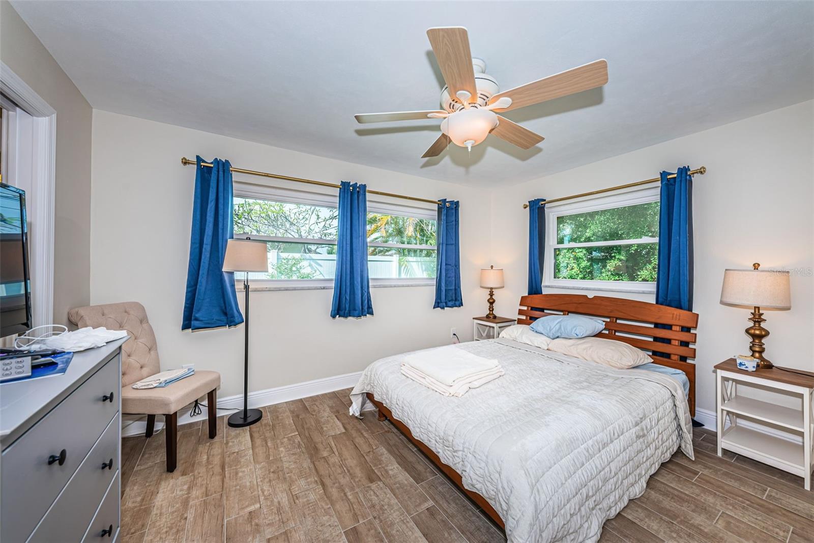 Bedroom 4 with jack and jill bathroom