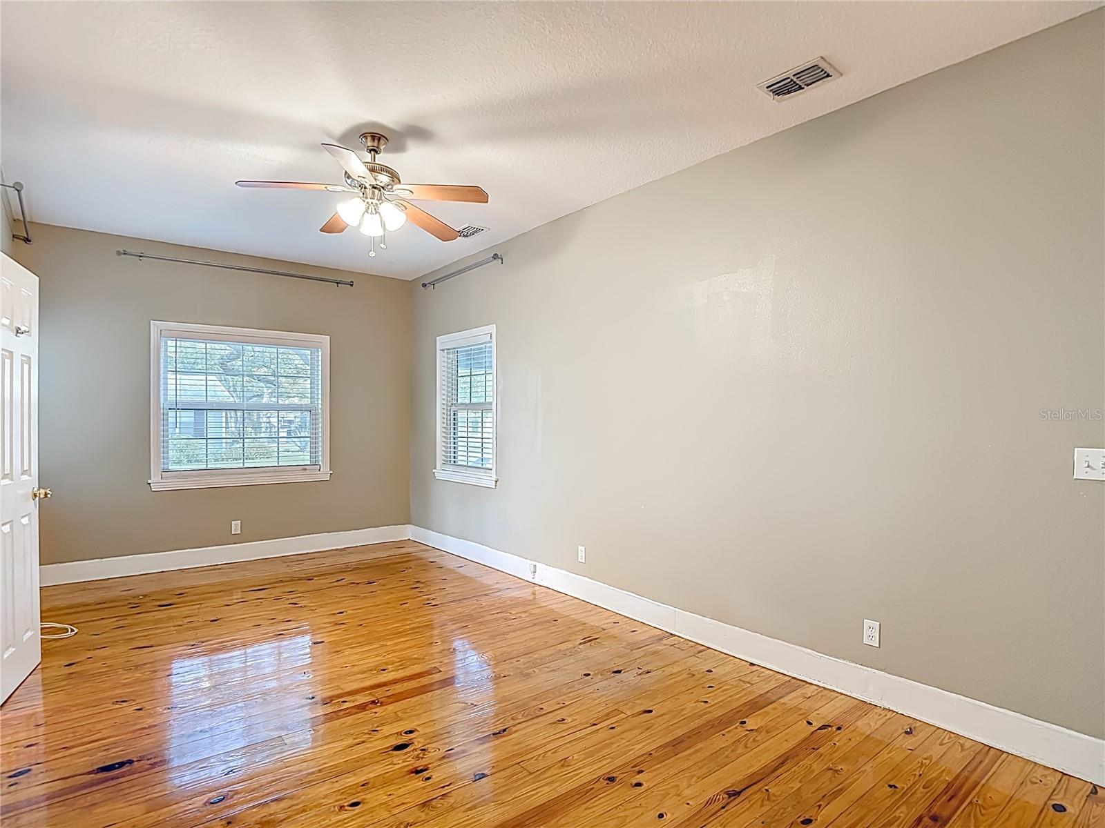 3002 W ARCH STREET, Tampa, FL 33607