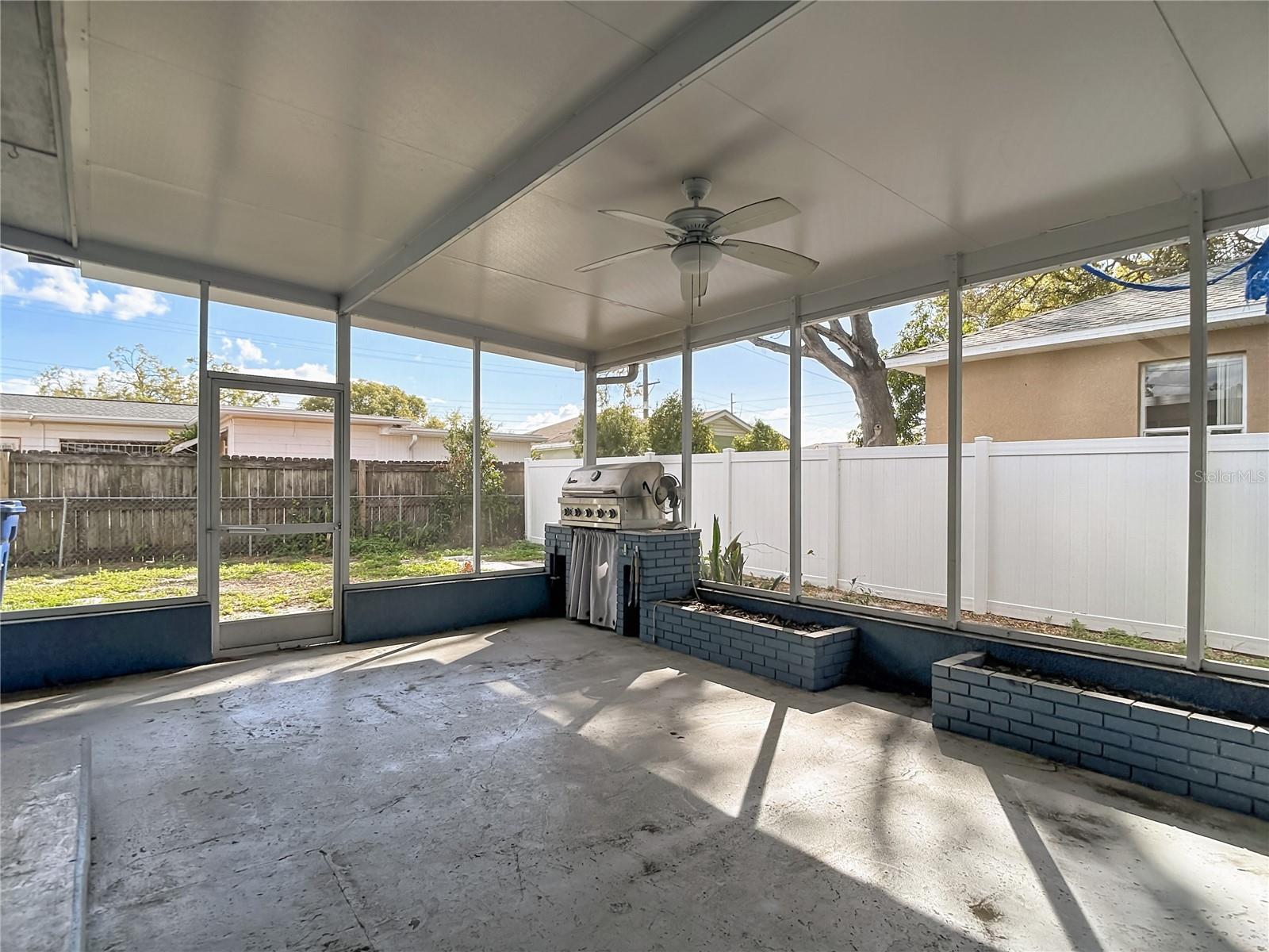 3002 W ARCH STREET, Tampa, FL 33607