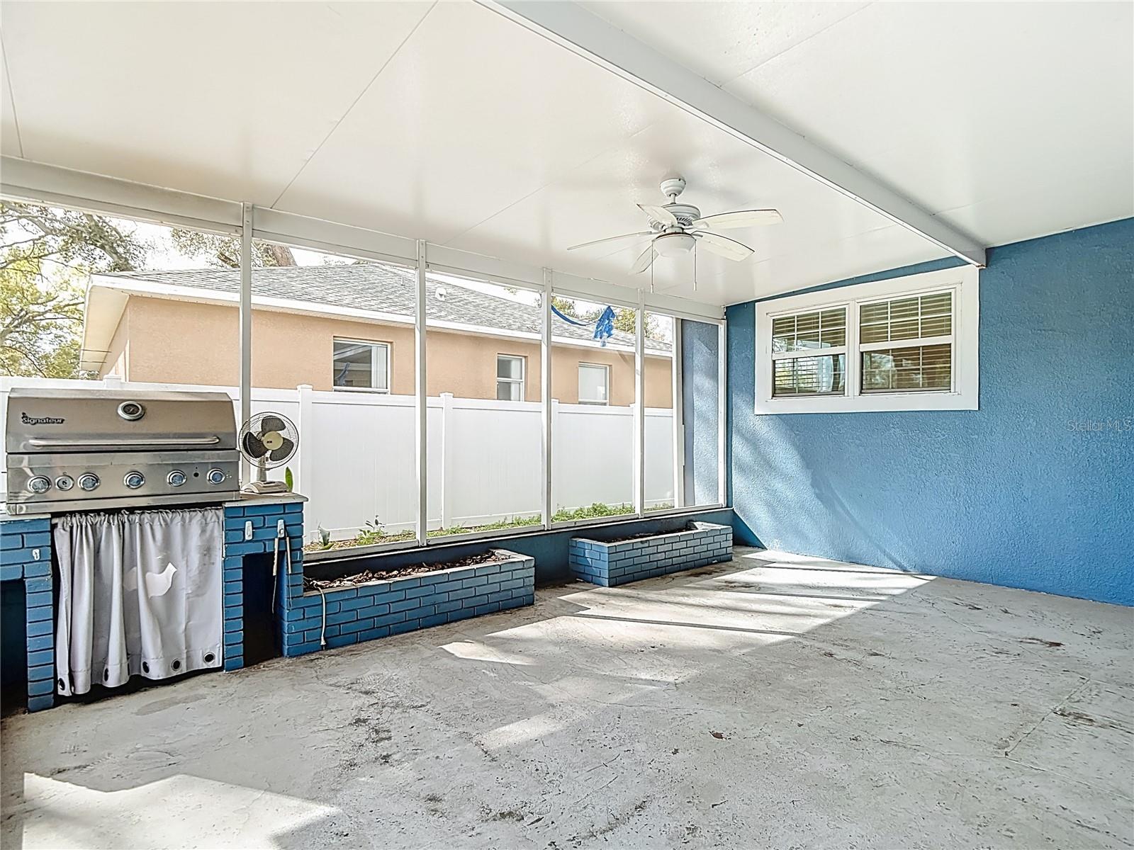 3002 W ARCH STREET, Tampa, FL 33607