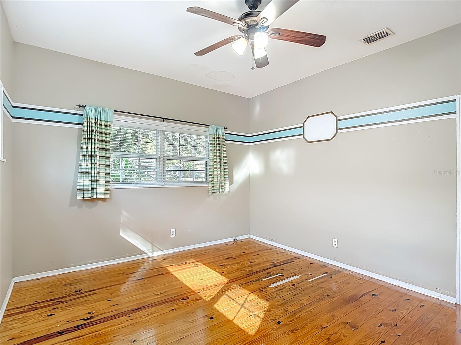 3002 W ARCH STREET, Tampa, FL 33607