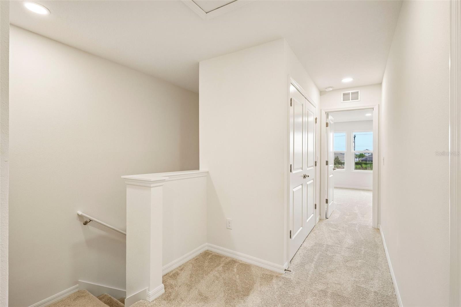 6848 HOLCOMBE DOWN DRIVE, Zephyrhills, FL 33541