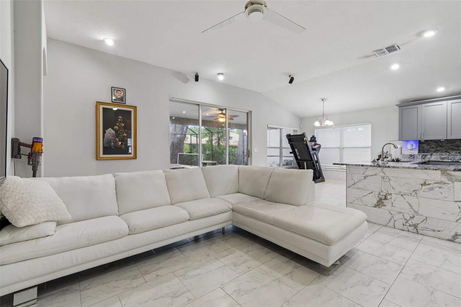4643 DUNNIE DRIVE, Tampa, FL 33614