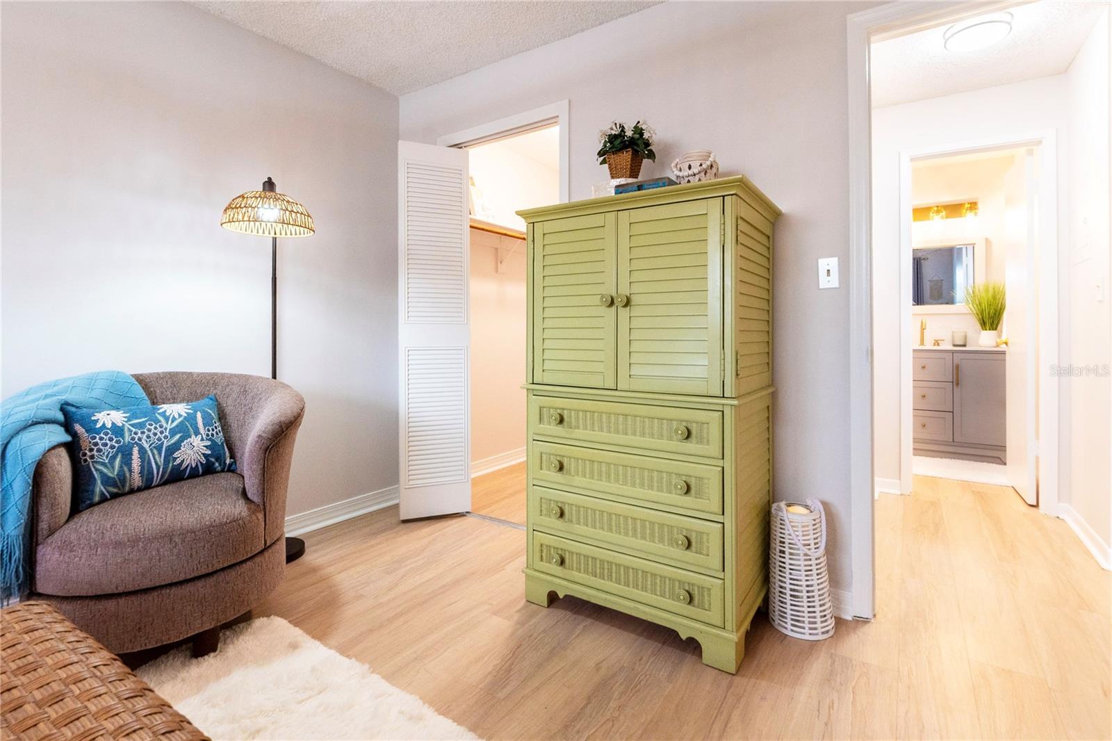 5925 SHORE BOULEVARD S, #405, Gulfport, FL 33707