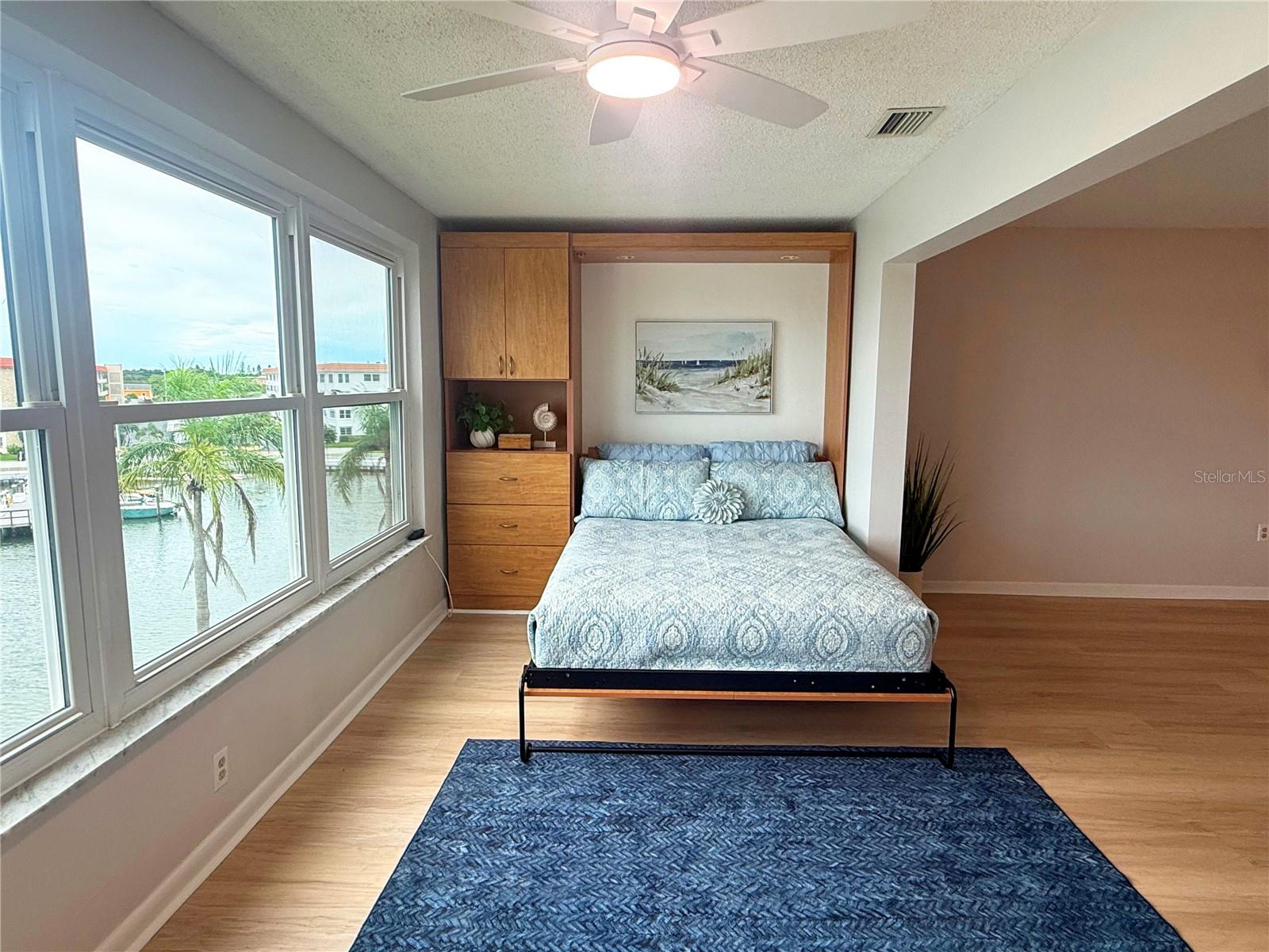 5925 SHORE BOULEVARD S, #405, Gulfport, FL 33707