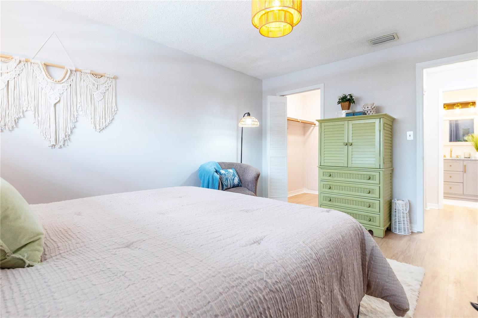 5925 SHORE BOULEVARD S, #405, Gulfport, FL 33707