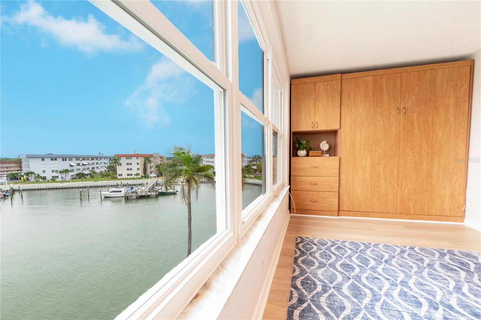 5925 SHORE BOULEVARD S, #405, Gulfport, FL 33707