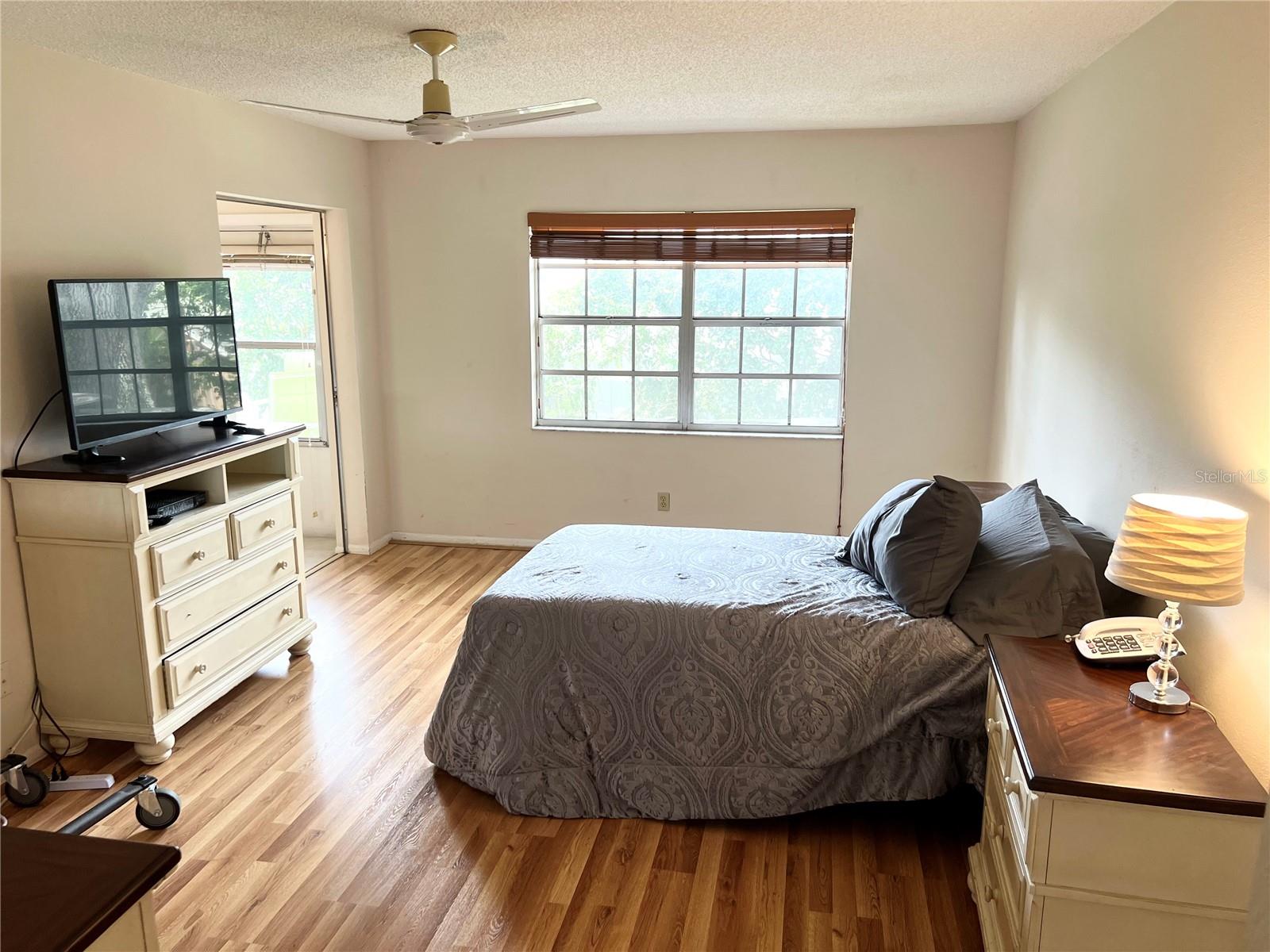 2297 LARK CIRCLE E, #C, Palm Harbor, FL 34684