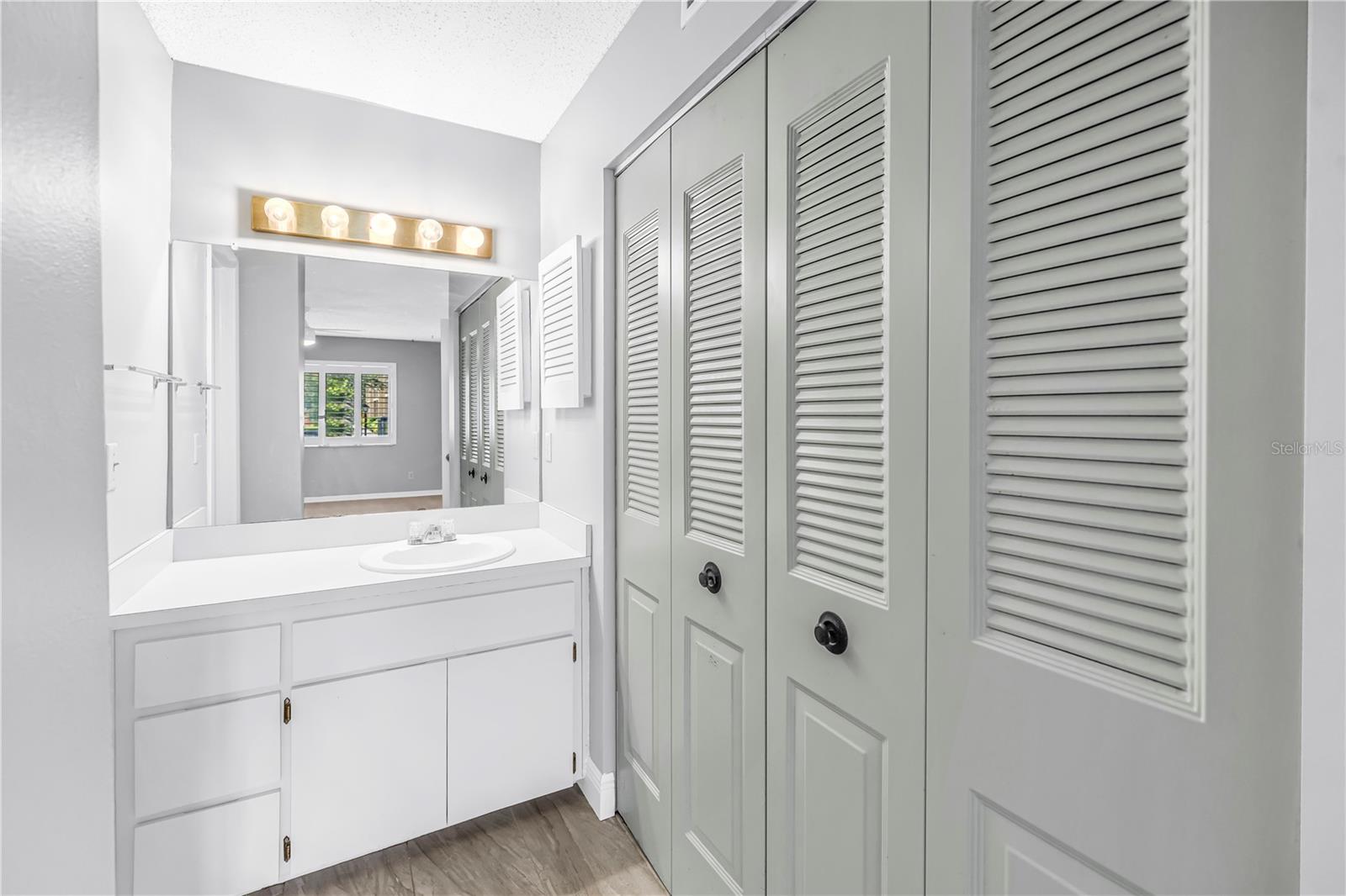 723 83RD AVENUE N, #102, St Petersburg, FL 33702