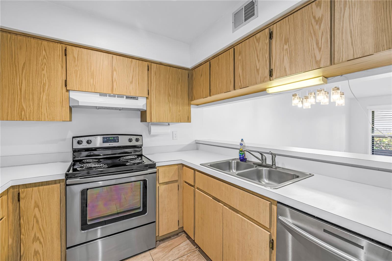 723 83RD AVENUE N, #102, St Petersburg, FL 33702