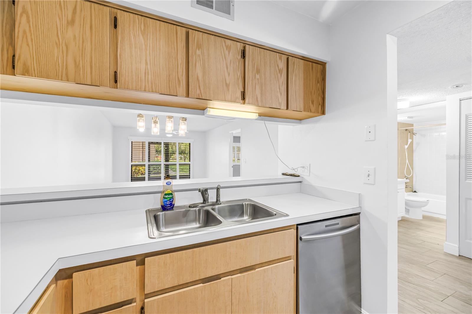 723 83RD AVENUE N, #102, St Petersburg, FL 33702