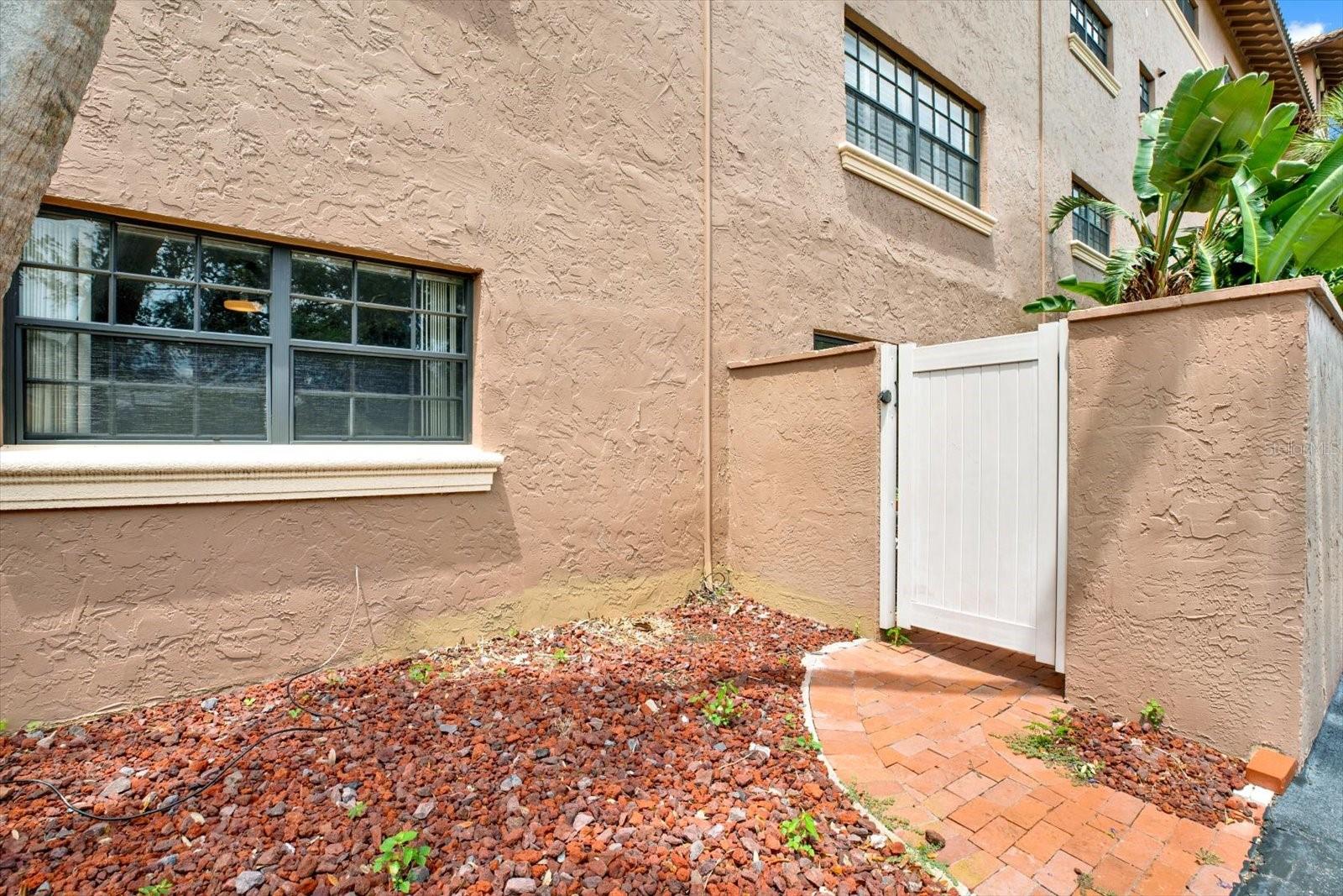 6100 GULFPORT BOULEVARD S, #111, Gulfport, FL 33707