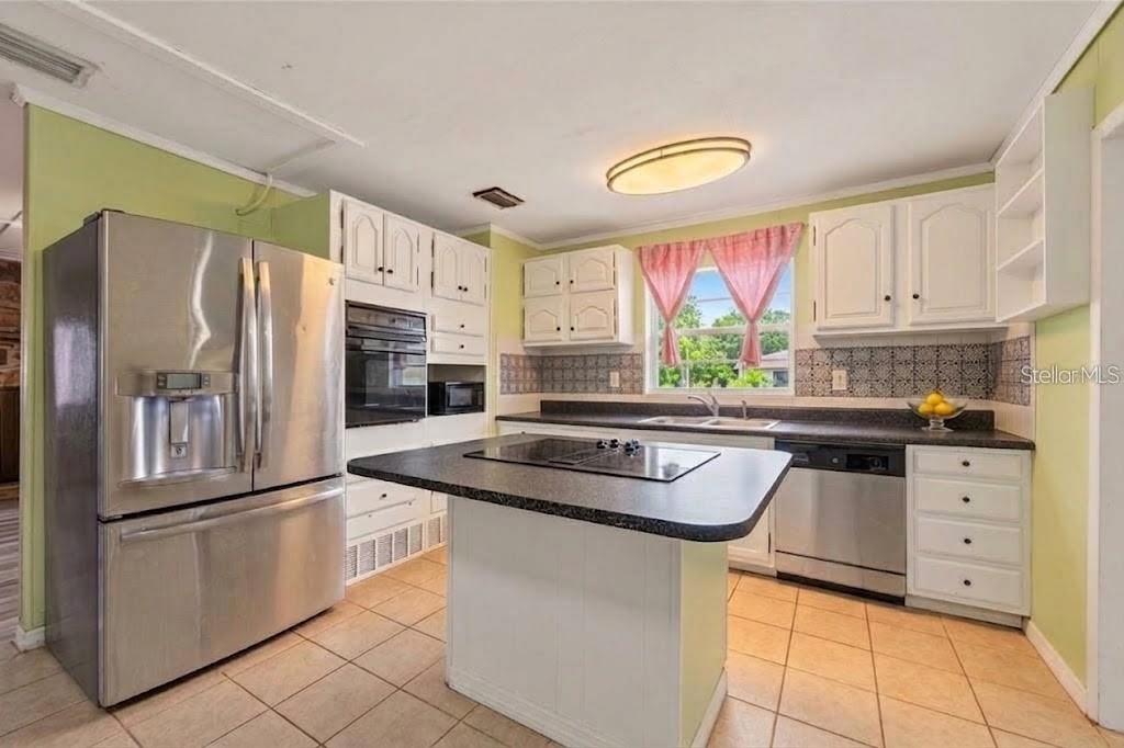 701 FISH LIPS LANE, Ruskin, FL 33570