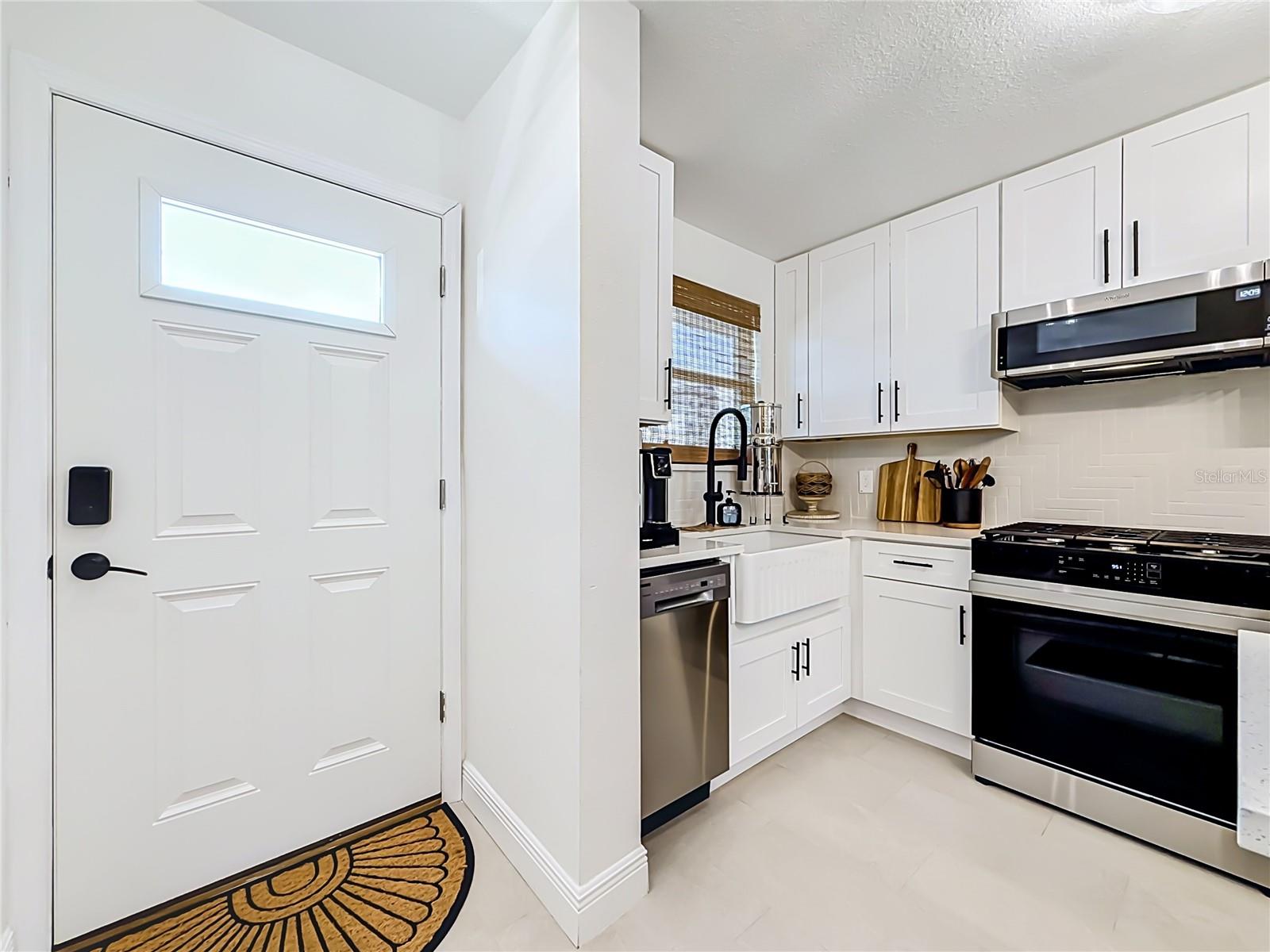 5935 30TH AVENUE S, #104, Gulfport, FL 33707 5935 30TH AVENUE S, #104, Gulfport, FL 33707