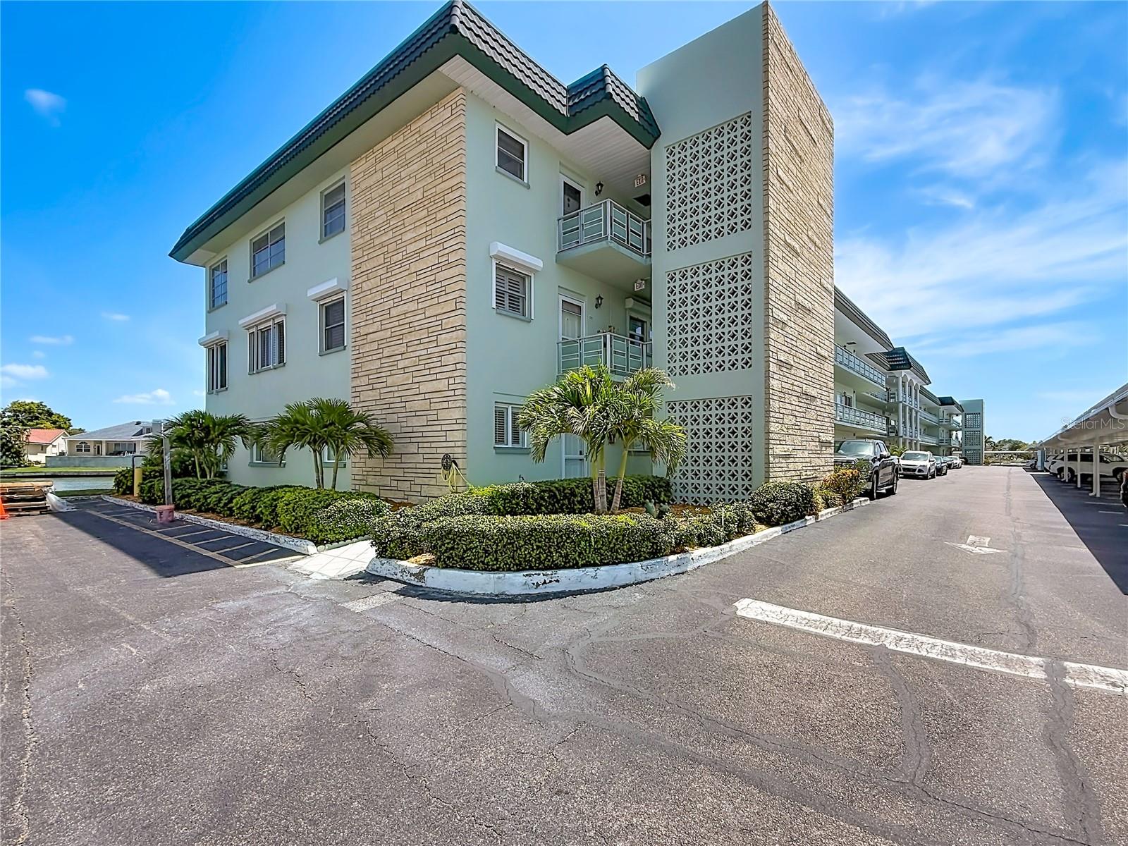 5935 30TH AVENUE S, #104, Gulfport, FL 33707