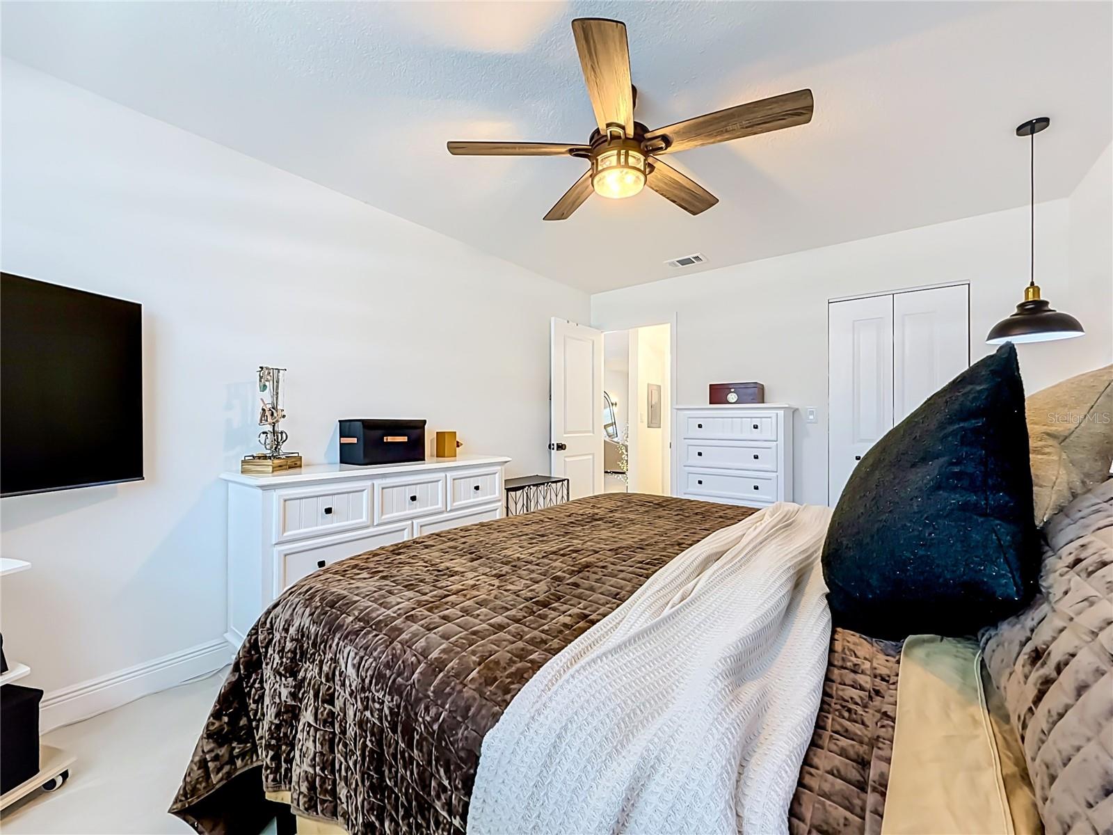 5935 30TH AVENUE S, #104, Gulfport, FL 33707
