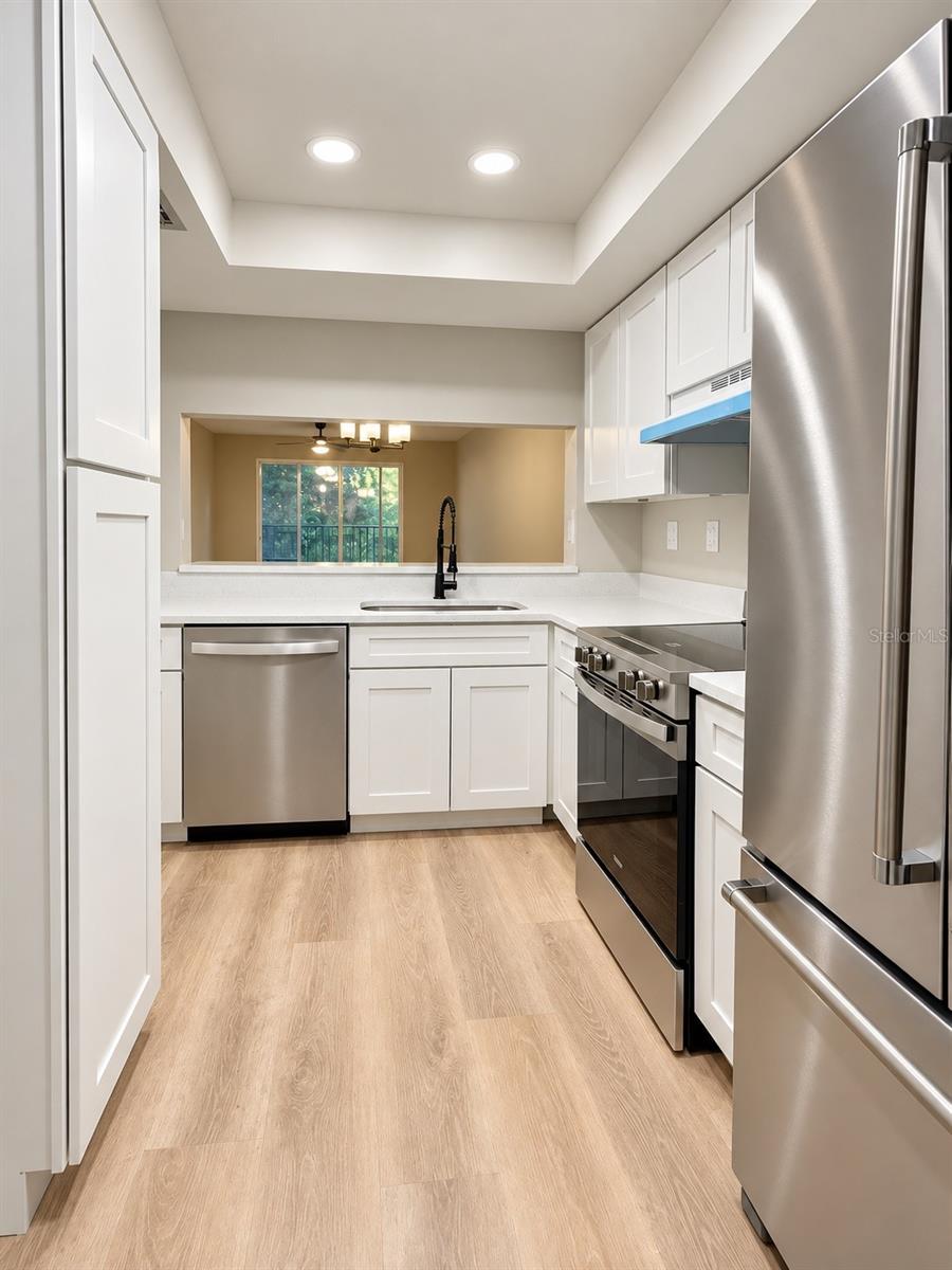 90 S HIGHLAND AVENUE, #202, Tarpon Springs, FL 34689