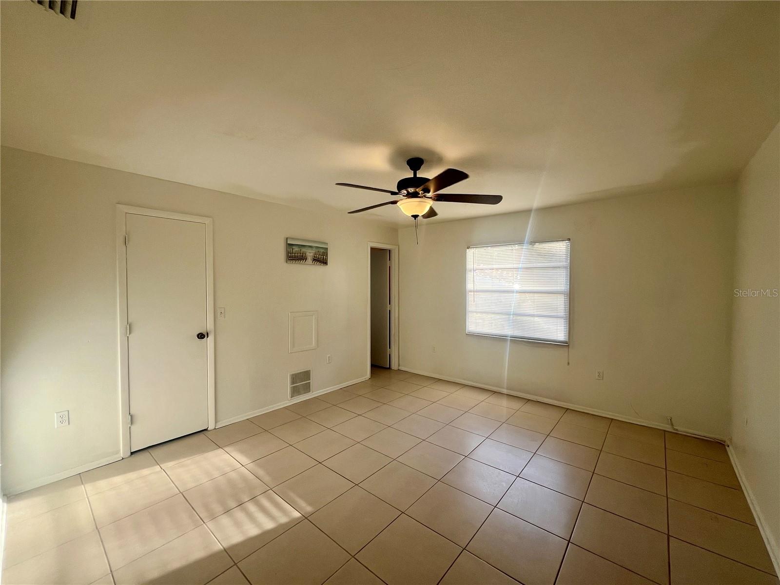 705 BAYOU AVENUE, Tarpon Springs, FL 34689