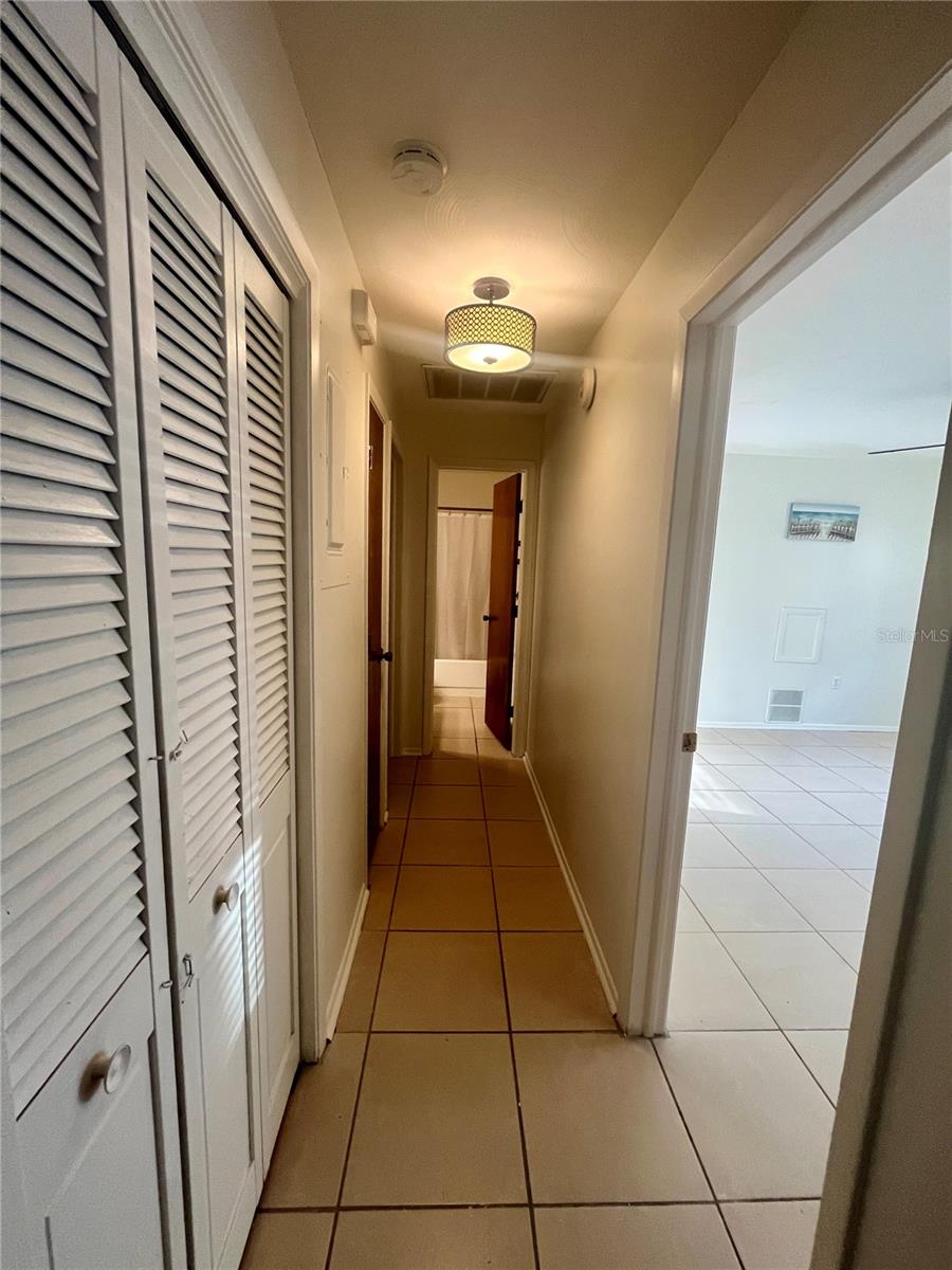 705 BAYOU AVENUE, Tarpon Springs, FL 34689