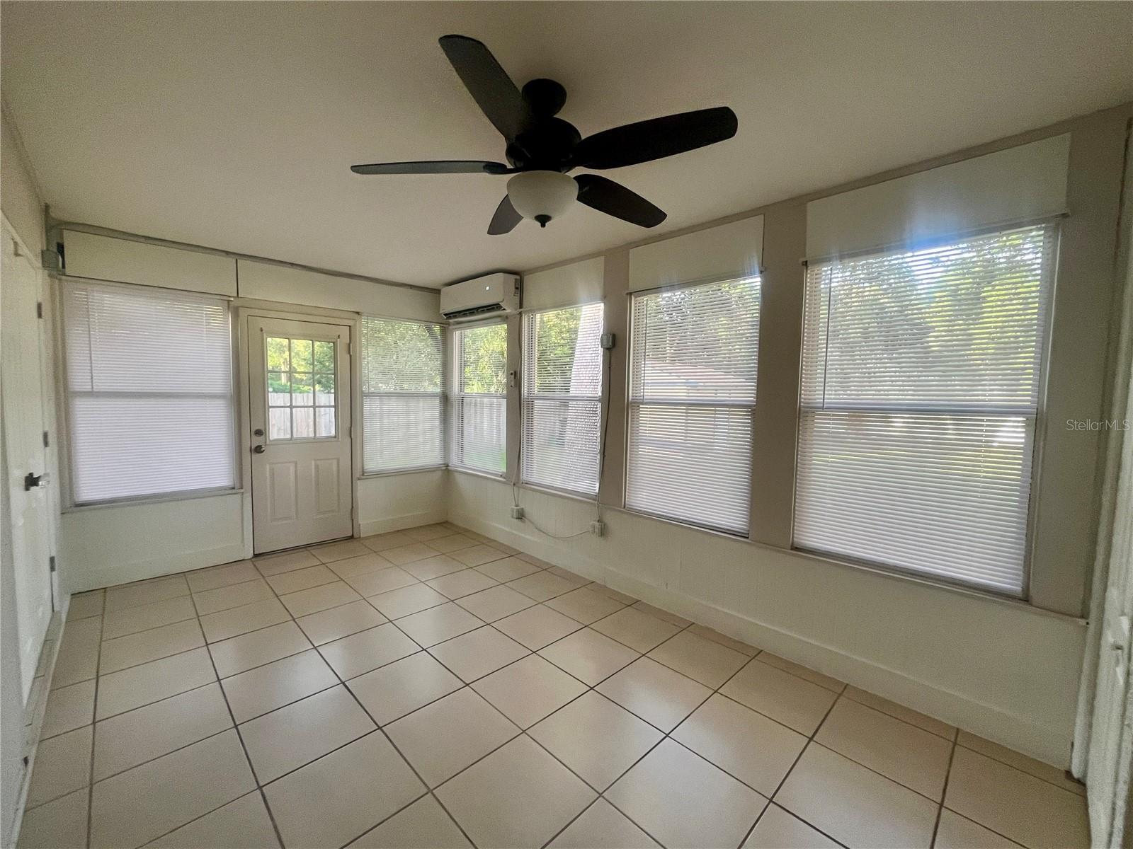705 BAYOU AVENUE, Tarpon Springs, FL 34689