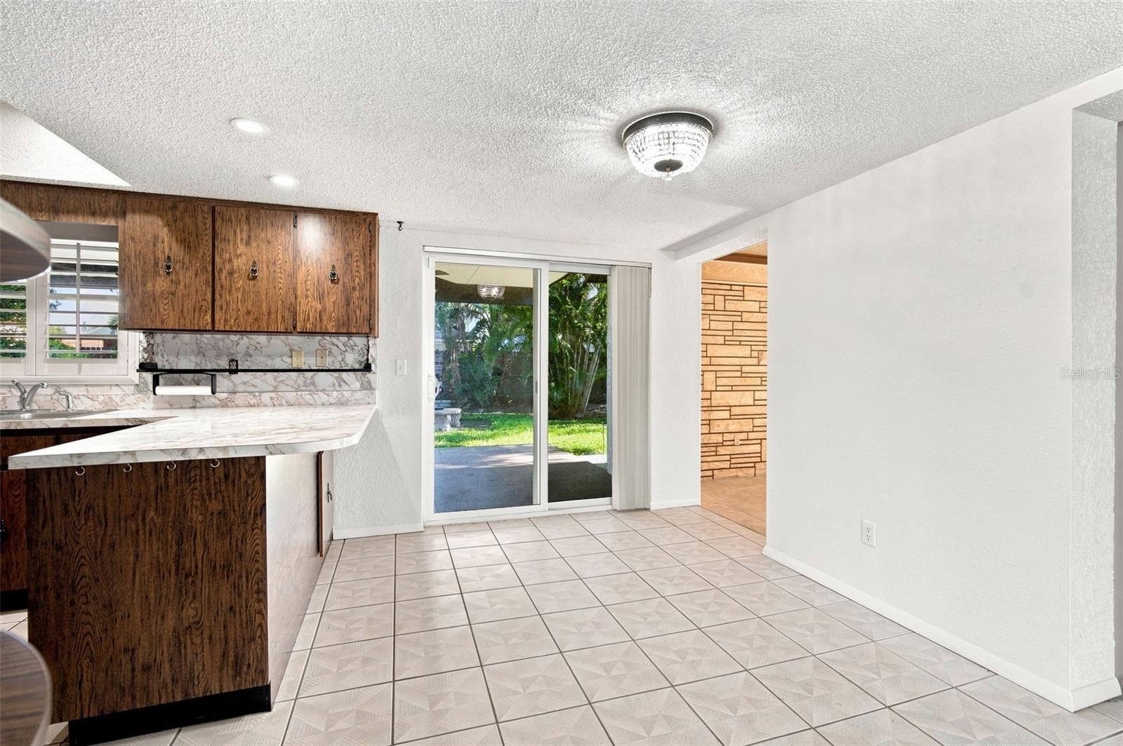 2705 SILVER LAKE AVENUE, Tampa, FL 33614