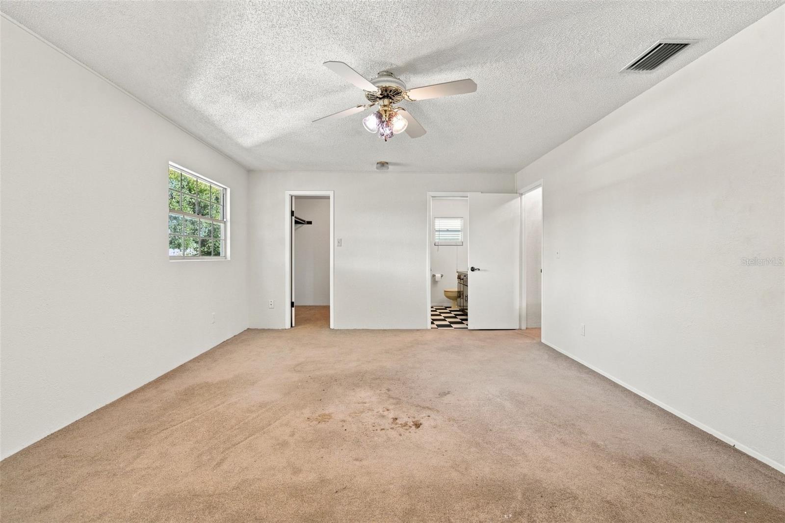 2705 SILVER LAKE AVENUE, Tampa, FL 33614