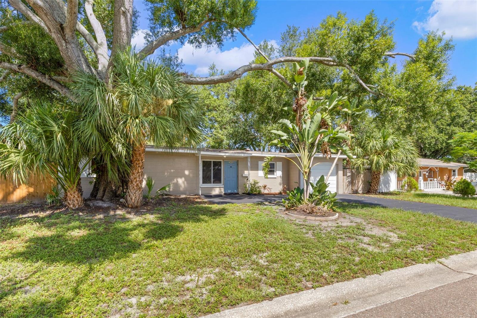 7420 DR MARTIN LUTHER KING JR STREET N, St Petersburg, FL 33702