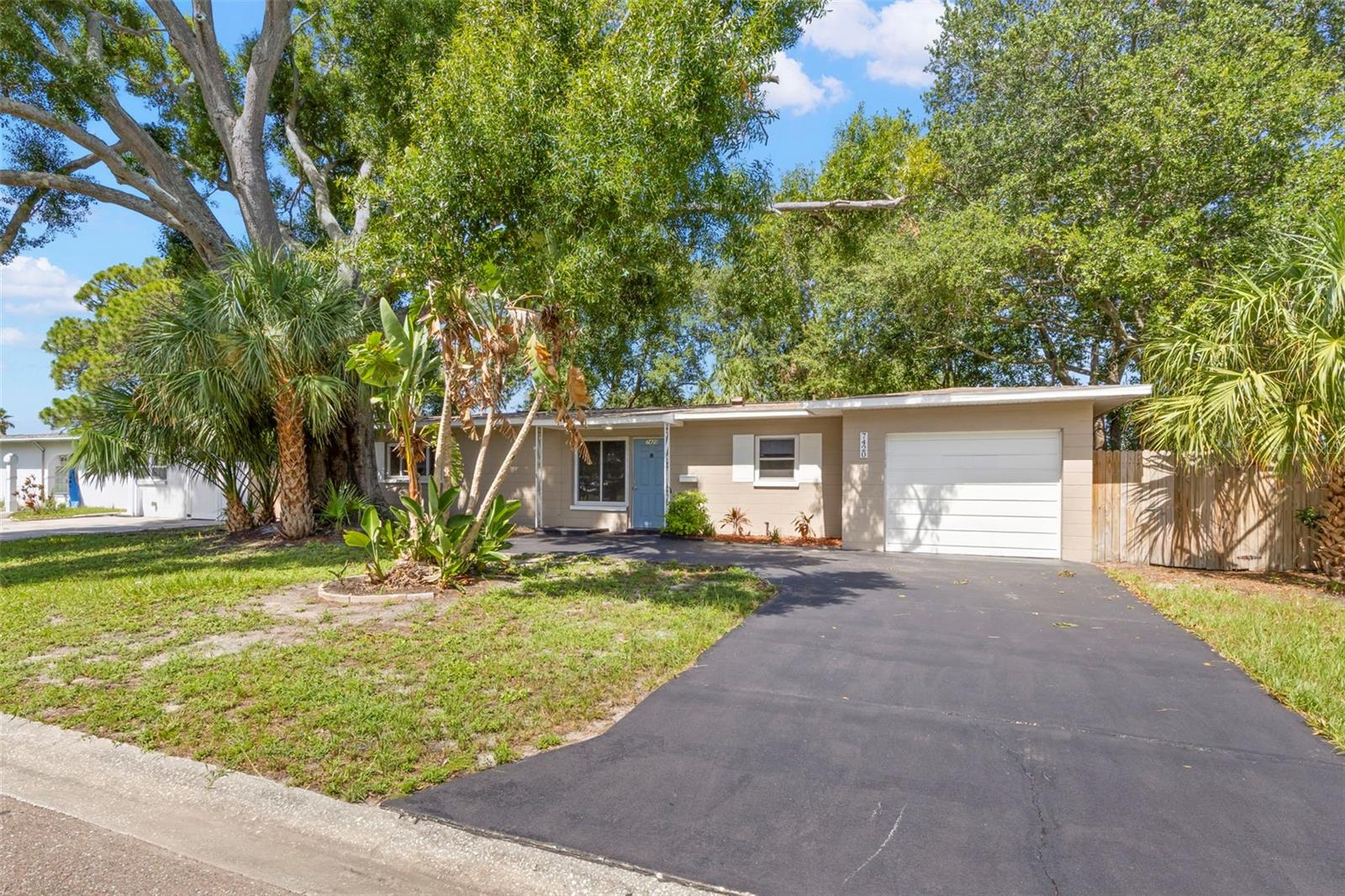 7420 DR MARTIN LUTHER KING JR STREET N, St Petersburg, FL 33702