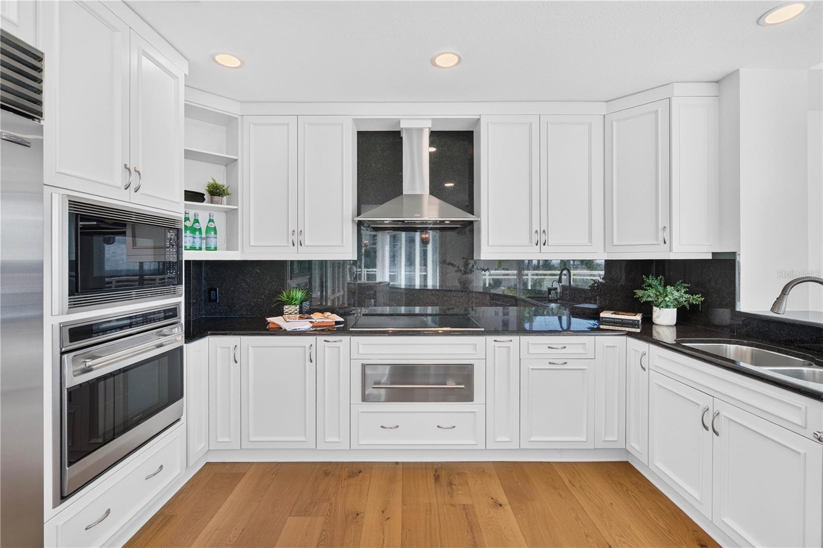 Deluxe Chef's Kitchen