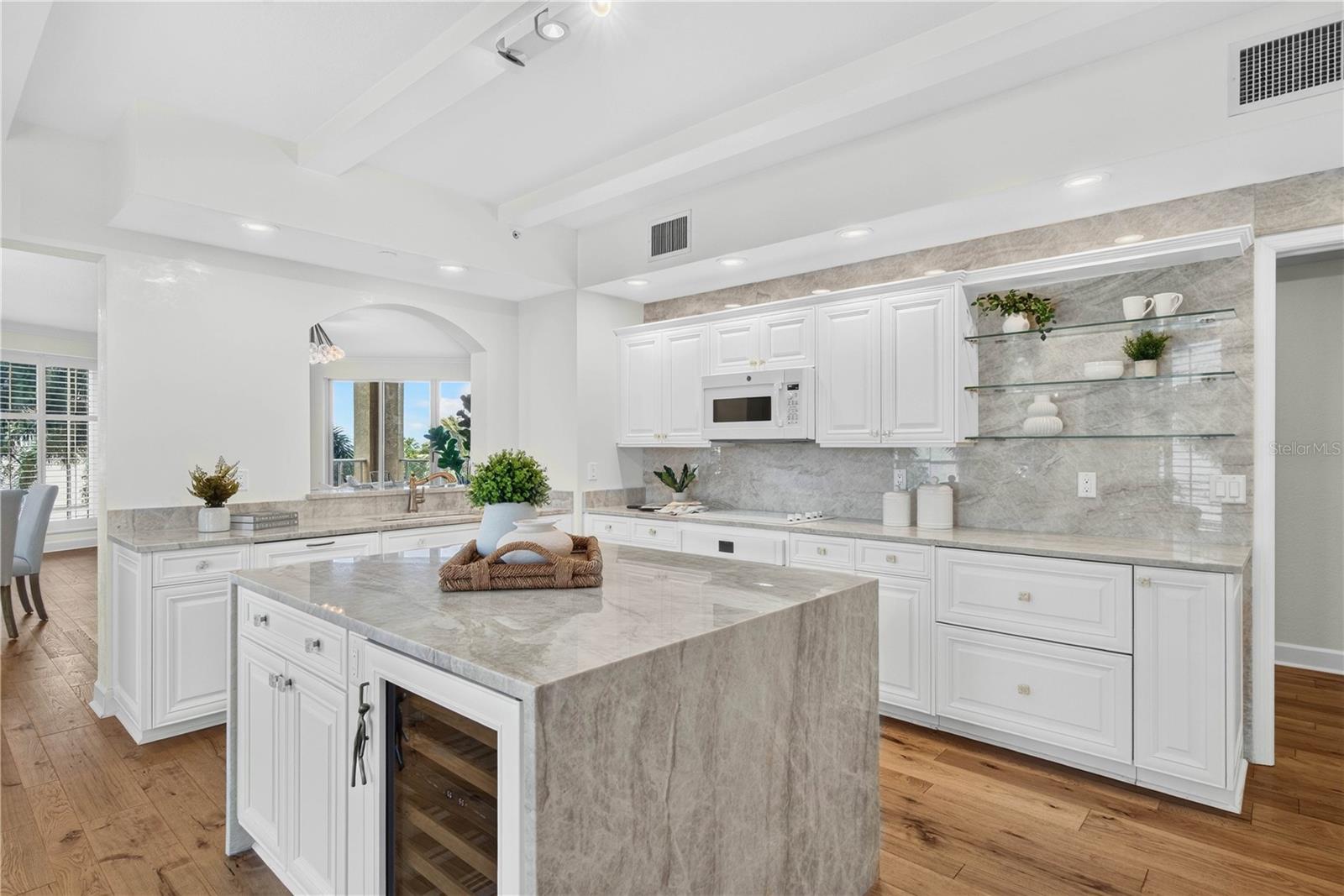 100 BEACH DRIVE NE, #401, St Petersburg, FL 33701