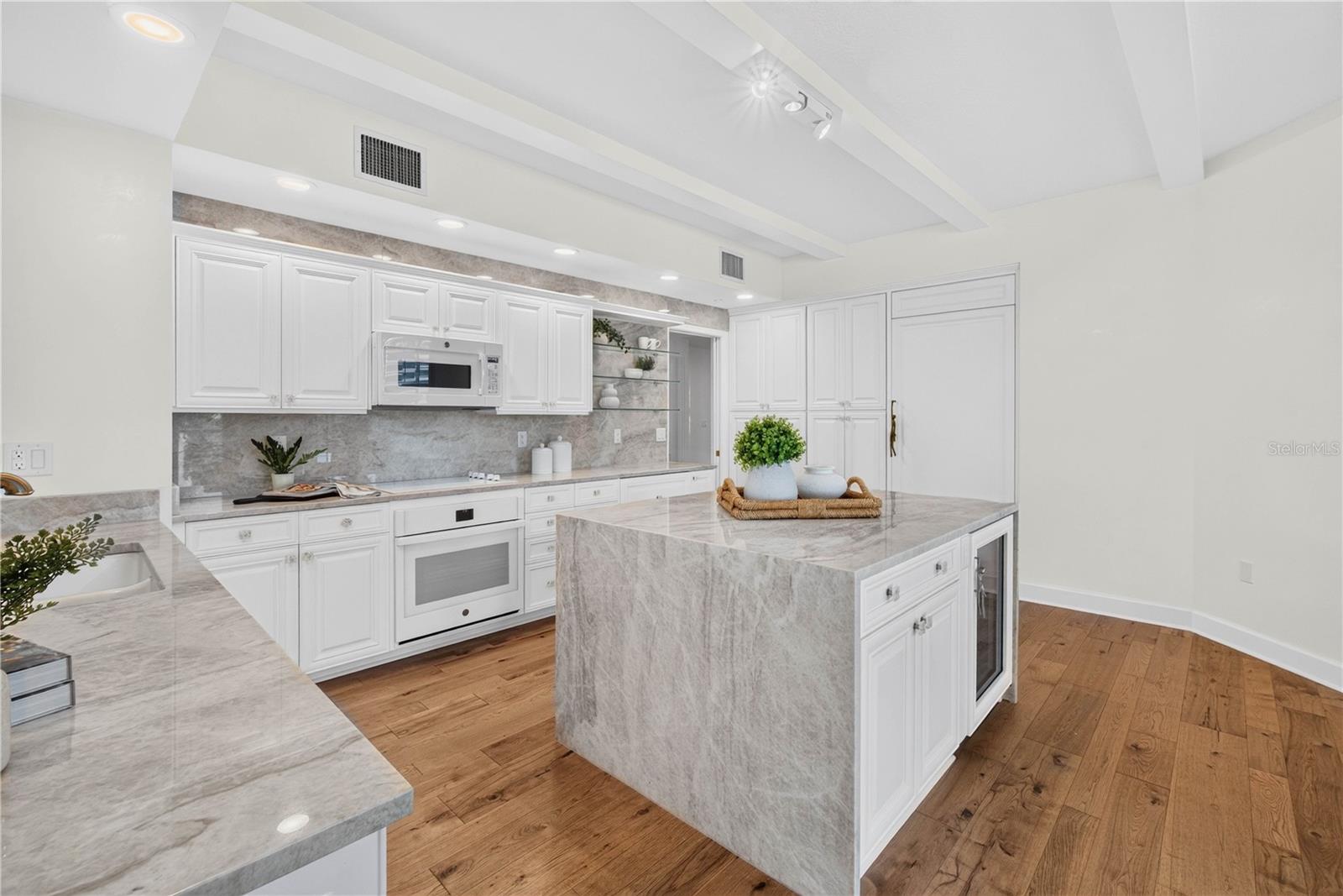 100 BEACH DRIVE NE, #401, St Petersburg, FL 33701