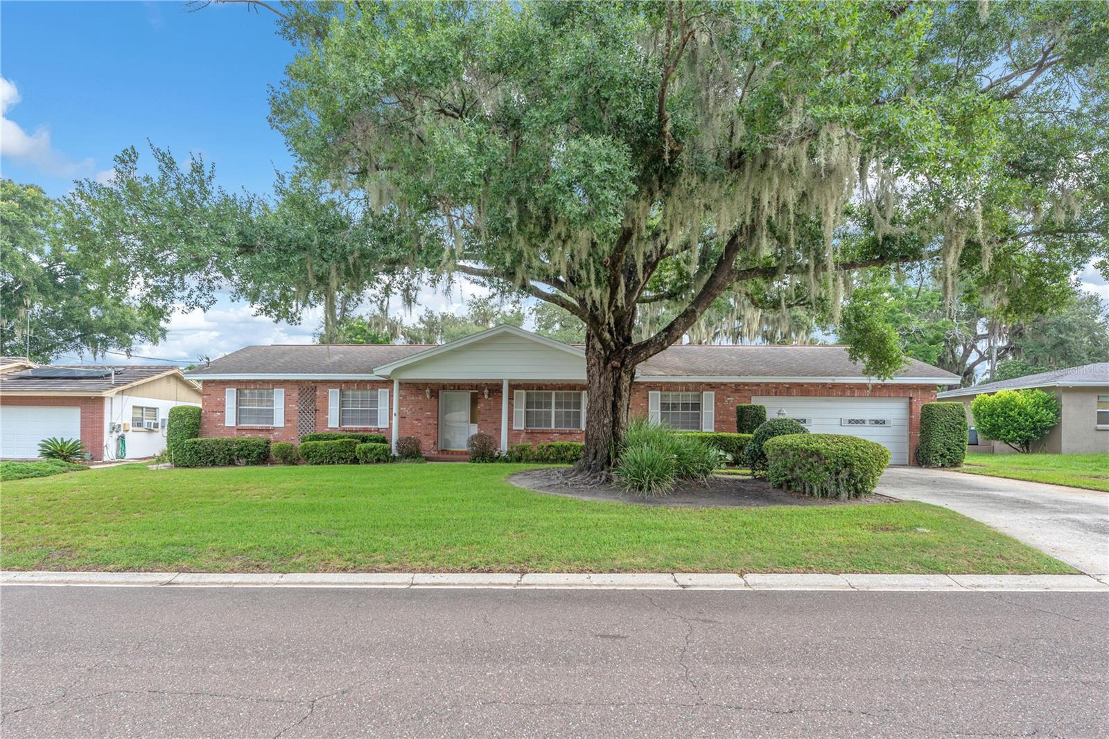 110 ASHBROOK DRIVE, Brandon, FL 33511 110 ASHBROOK DRIVE, Brandon, FL 33511