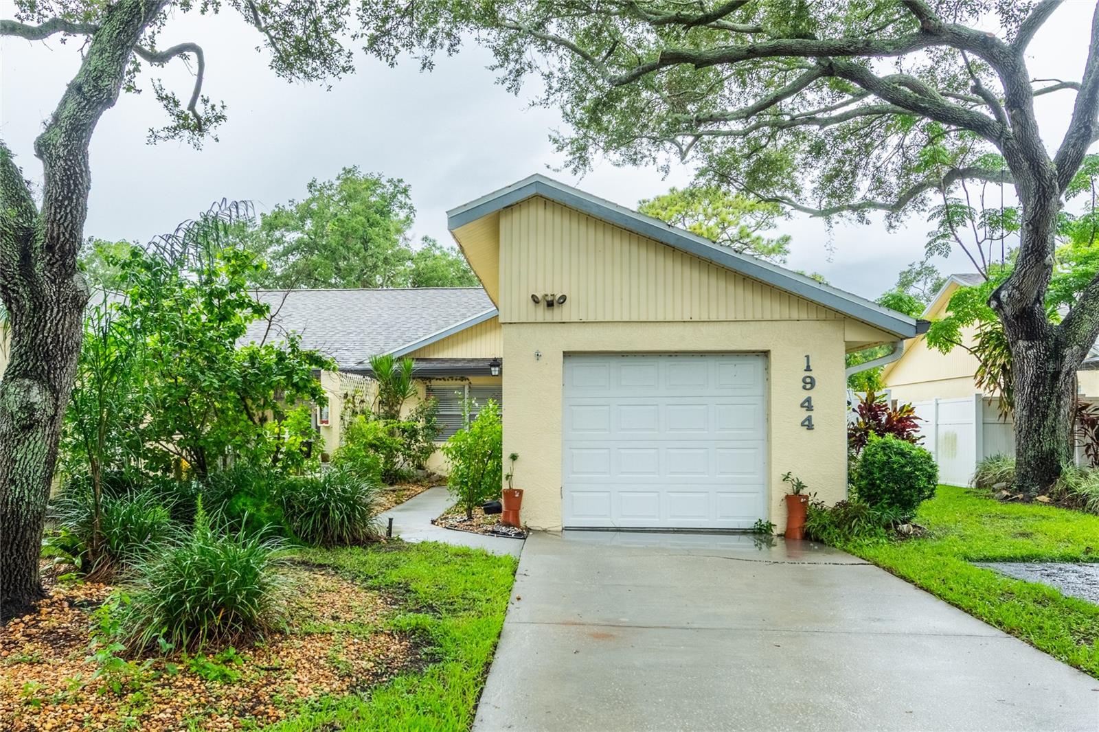 1944 ELAINE DRIVE, #1944, Clearwater, FL 33760