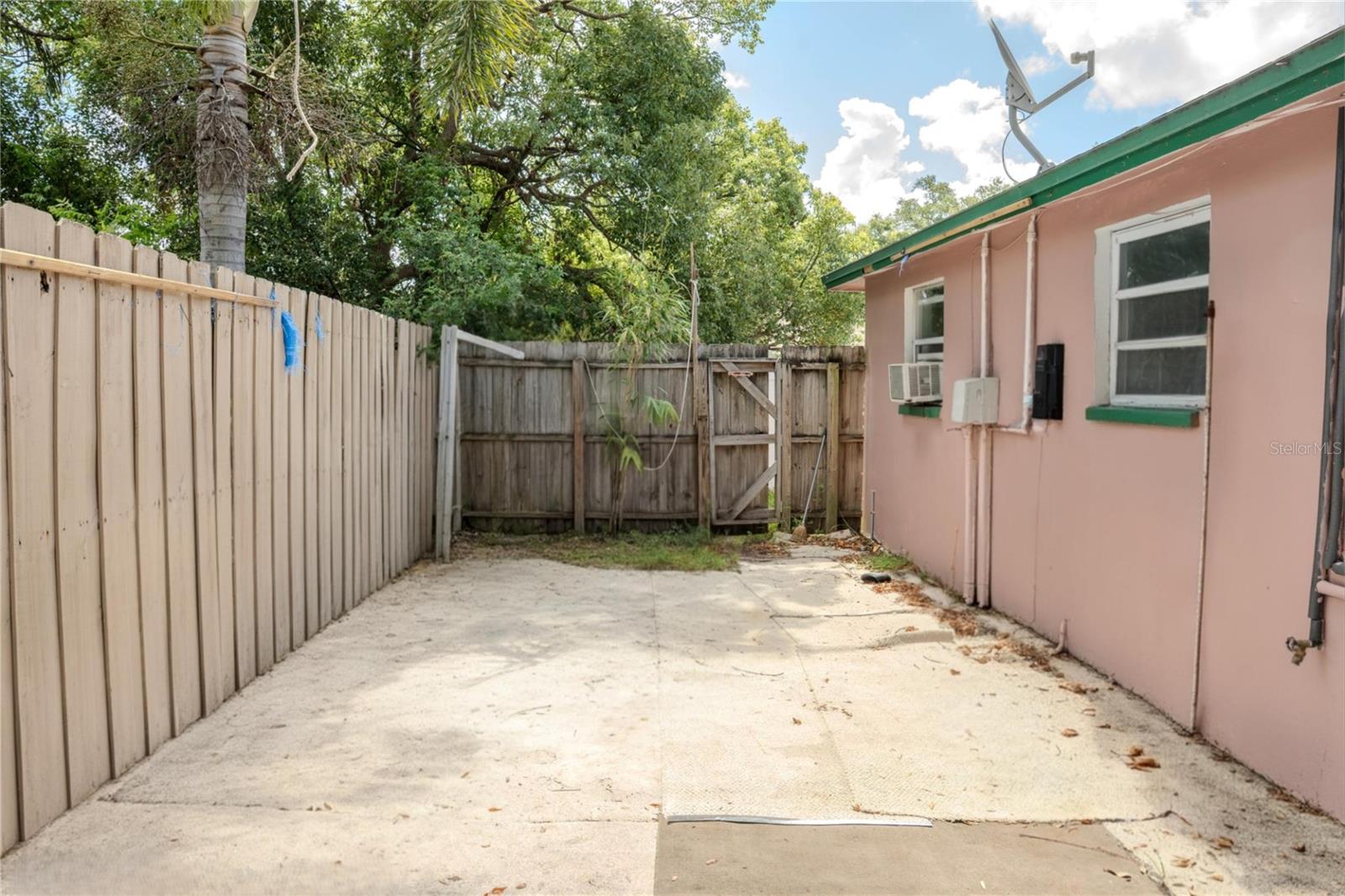 636 DOGWOOD COURT, Dunedin, FL 34698