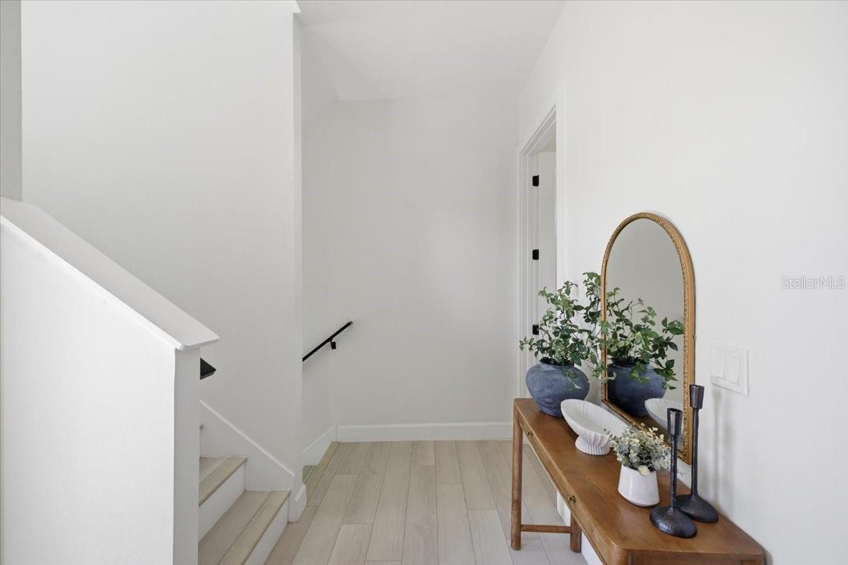 2nd floor entry way