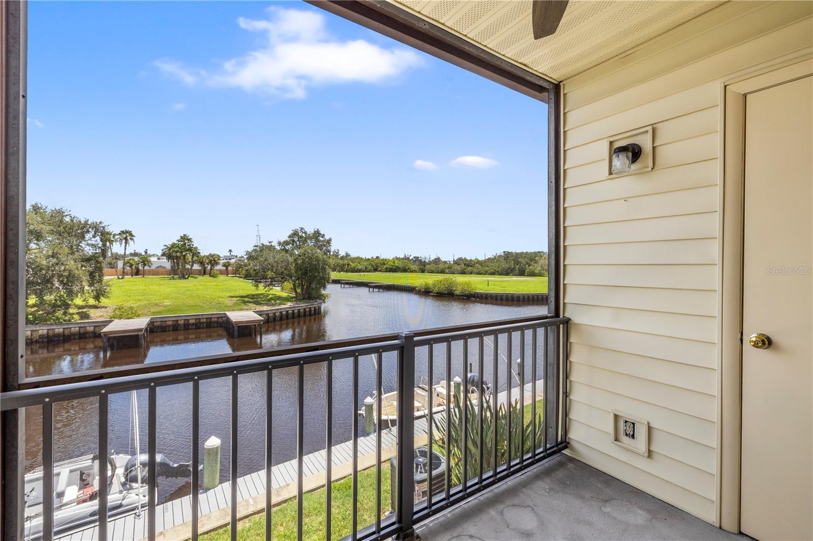 428 MOORINGS COVE DRIVE, #7F, Tarpon Springs, FL 34689