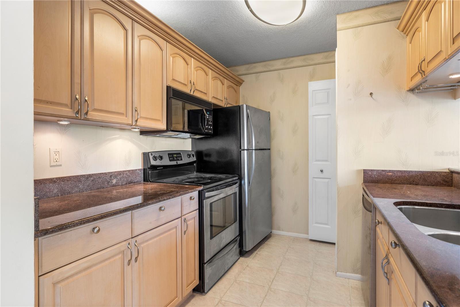 428 MOORINGS COVE DRIVE, #7F, Tarpon Springs, FL 34689