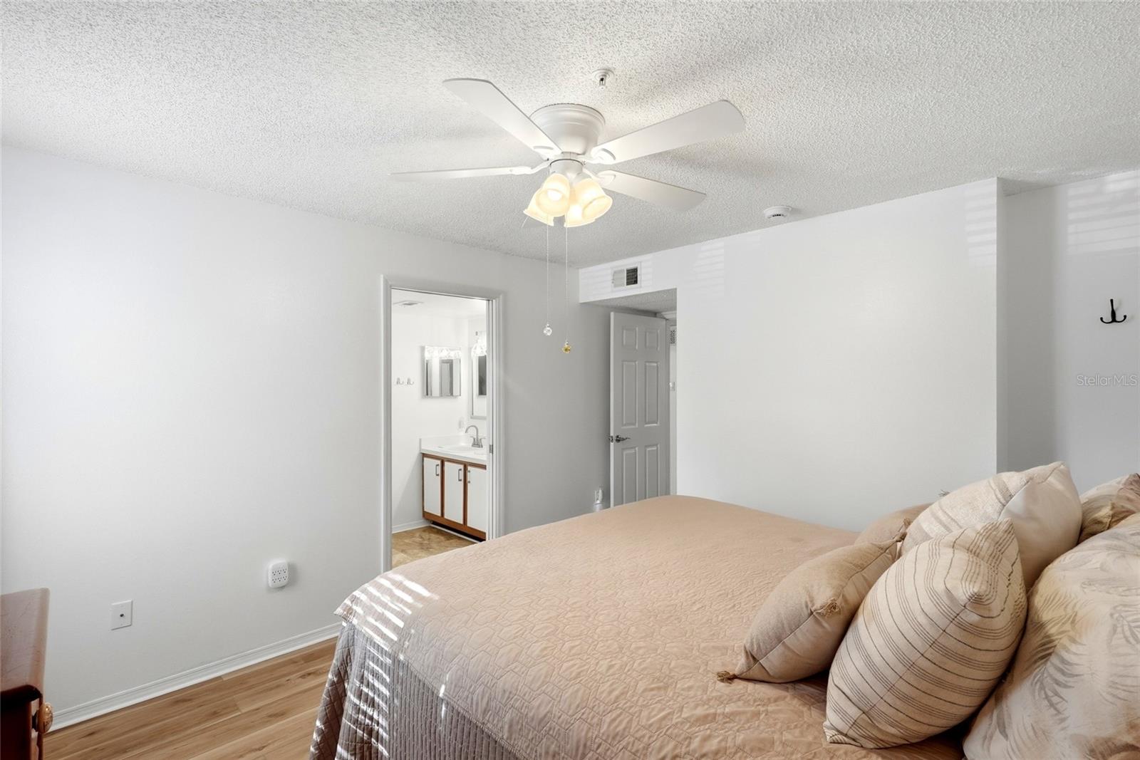 2400 FEATHER SOUND DRIVE, #427, Clearwater, FL 33762