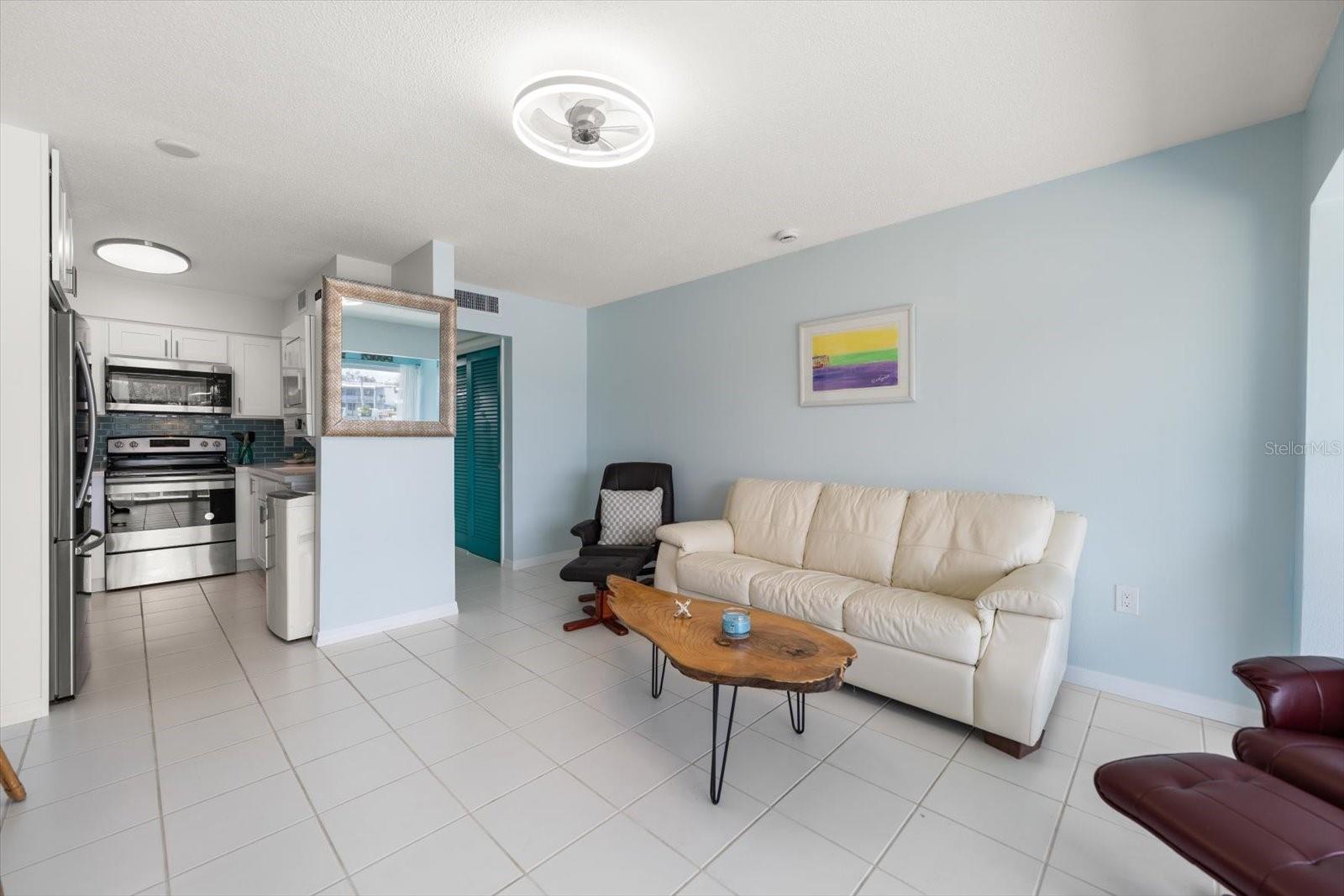 599 WESTWINDS DRIVE, #9, Palm Harbor, FL 34683
